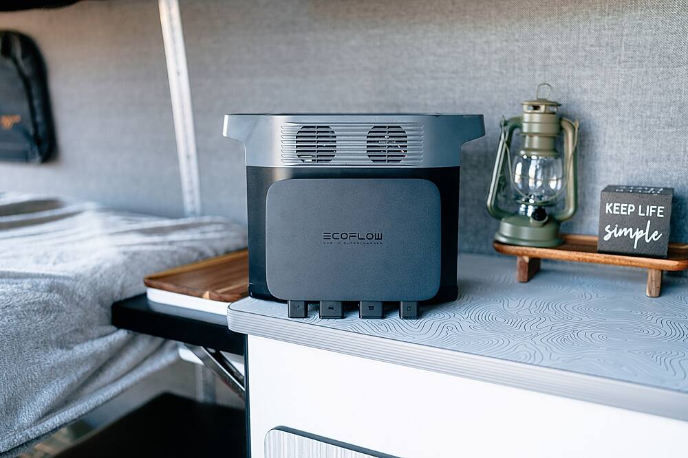 The text on the image reads "EcoFlow" and "Keep Life Simple."