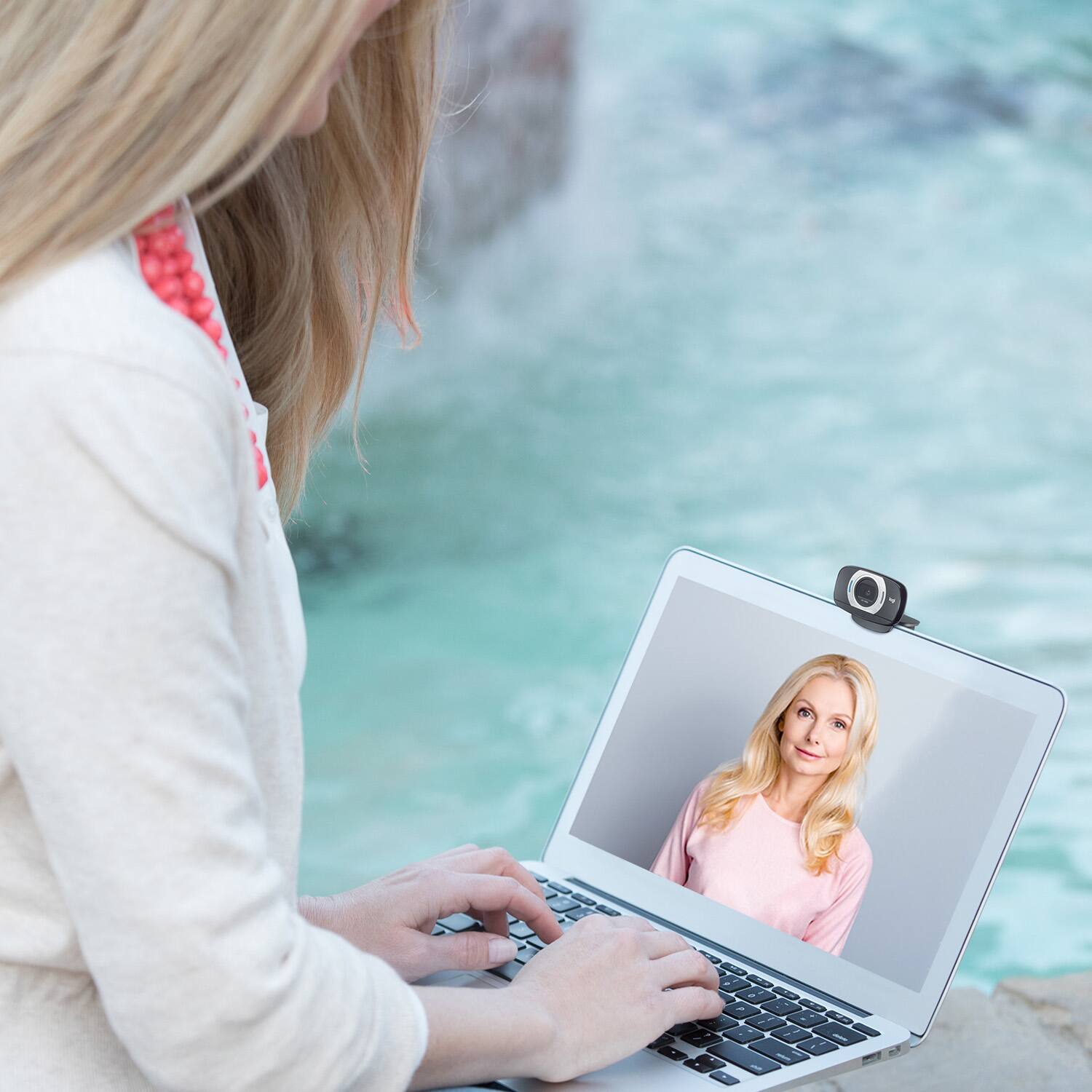 Alt View 16. Logitech - C615 1080 Webcam with HD Light Correction - Black.