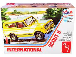 Skill 2 Model Kit IH International Harvester Scout II 1/25 Scale Model by AMT - Yellow