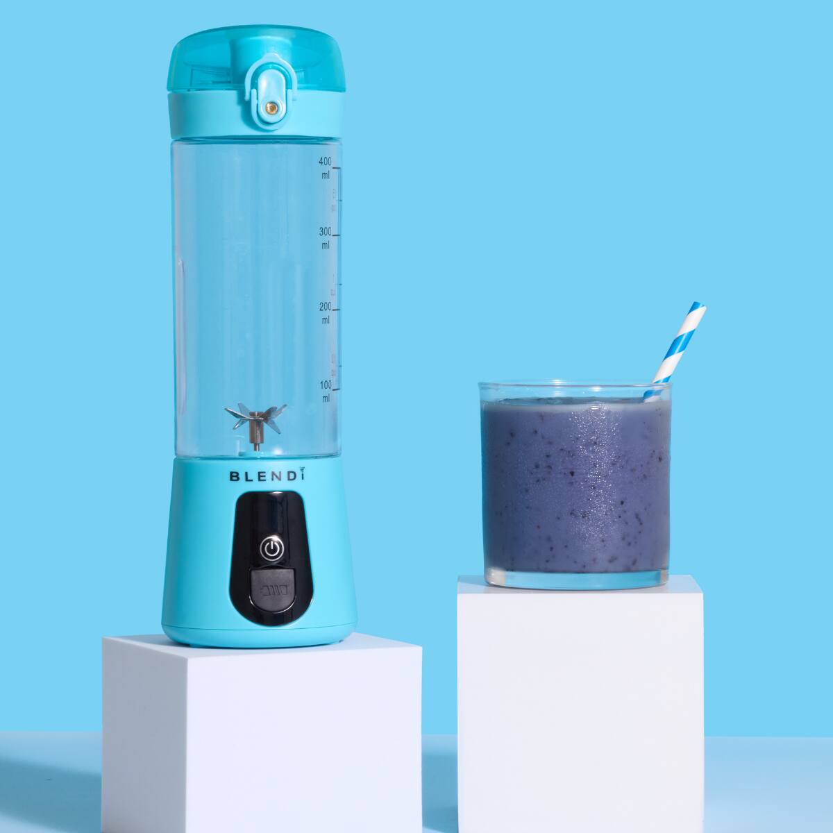400 ml  
300 ml  
200 ml  
100 ml  
BLENDi  
0110