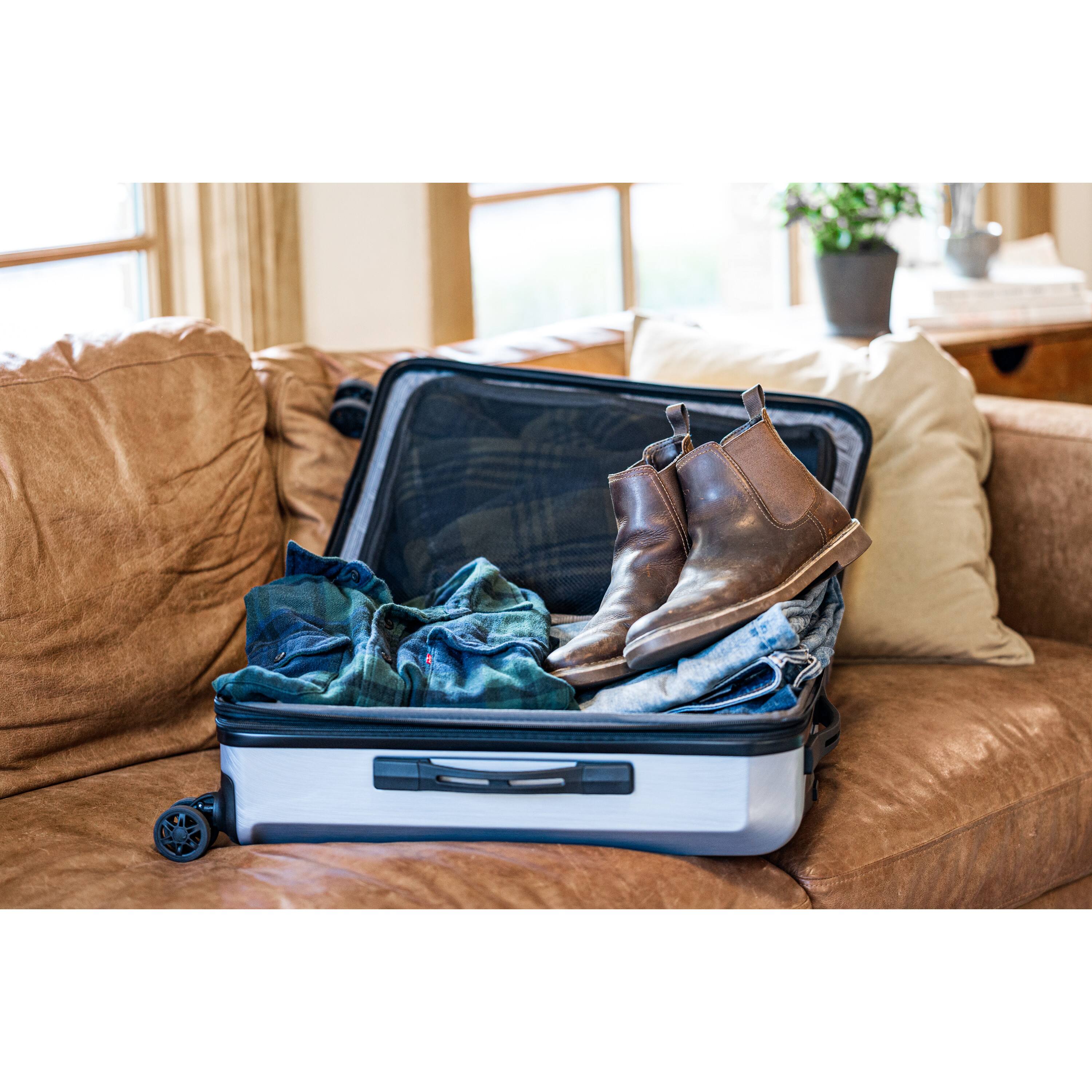 Alt View 7. Samsonite - Alliance SE Carry On Spinner Suitcase - Aluminum Silver.