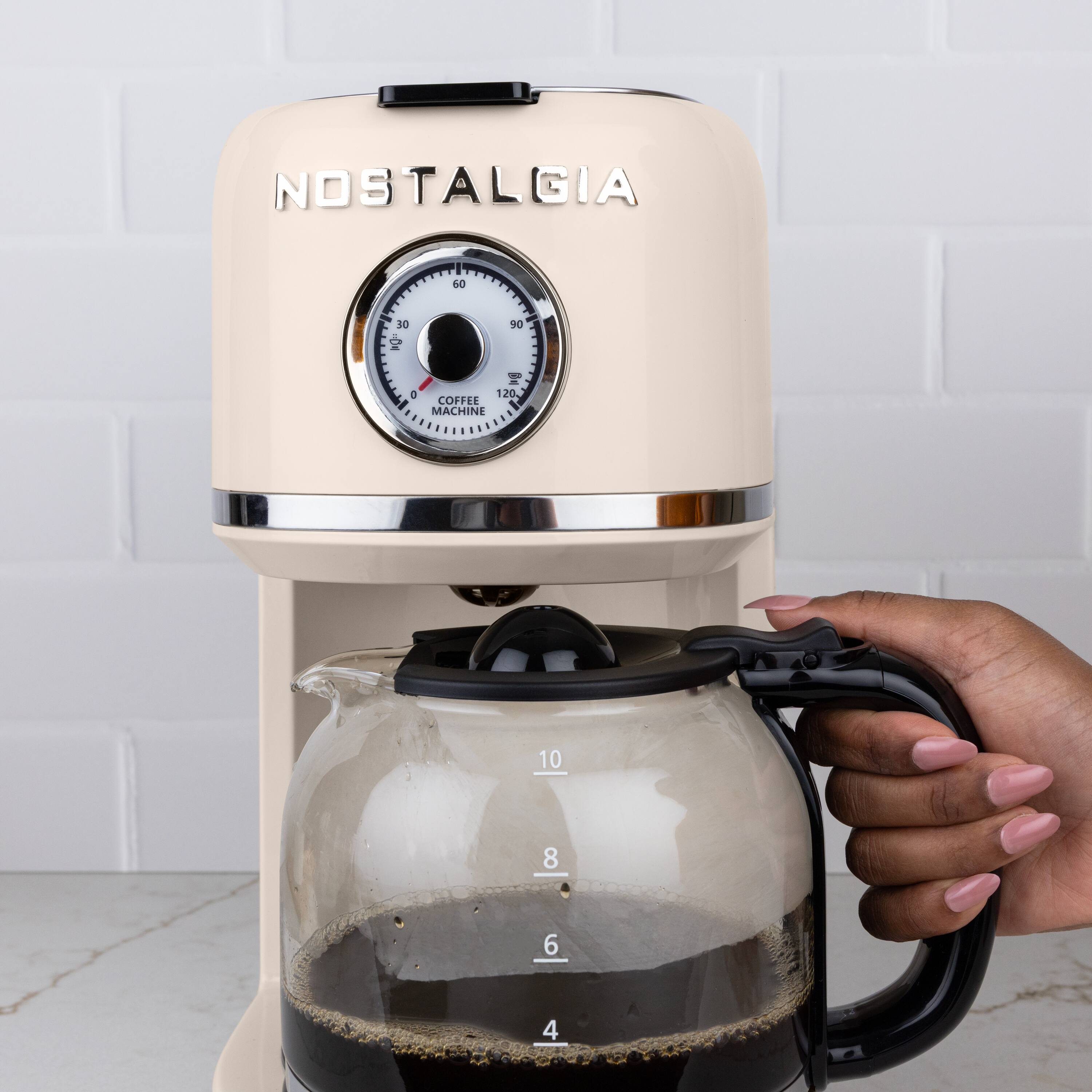 NOSTALGIA  
60  
30 90 : 0 120 COFFEE MACHINE  
10  
8  
6  
4