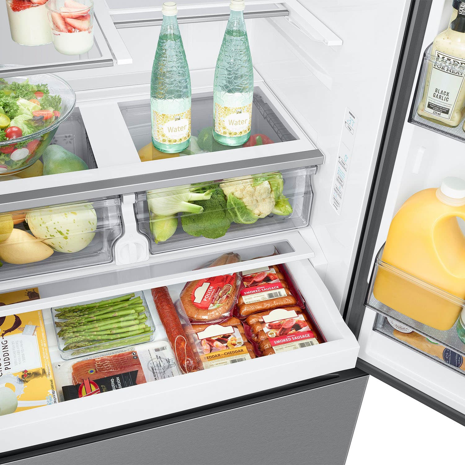 The text on the image reads:
"For M485 FLOT Water Water lie D- L7 BLACK GARLIC B POLISH ! SAONEOCAULACE SUSA 1ME PlD Mi 5 AUA PUDDING I I rt Wto NO HO EDDAR-CHEDDAR TMUDMAN SAUSAGE SMOKED."
This text seems to be a combination of various food items and ingredients, but it does not make sense as a coherent sentence. It is likely that the text is a mix of different food-related phrases or descriptions.