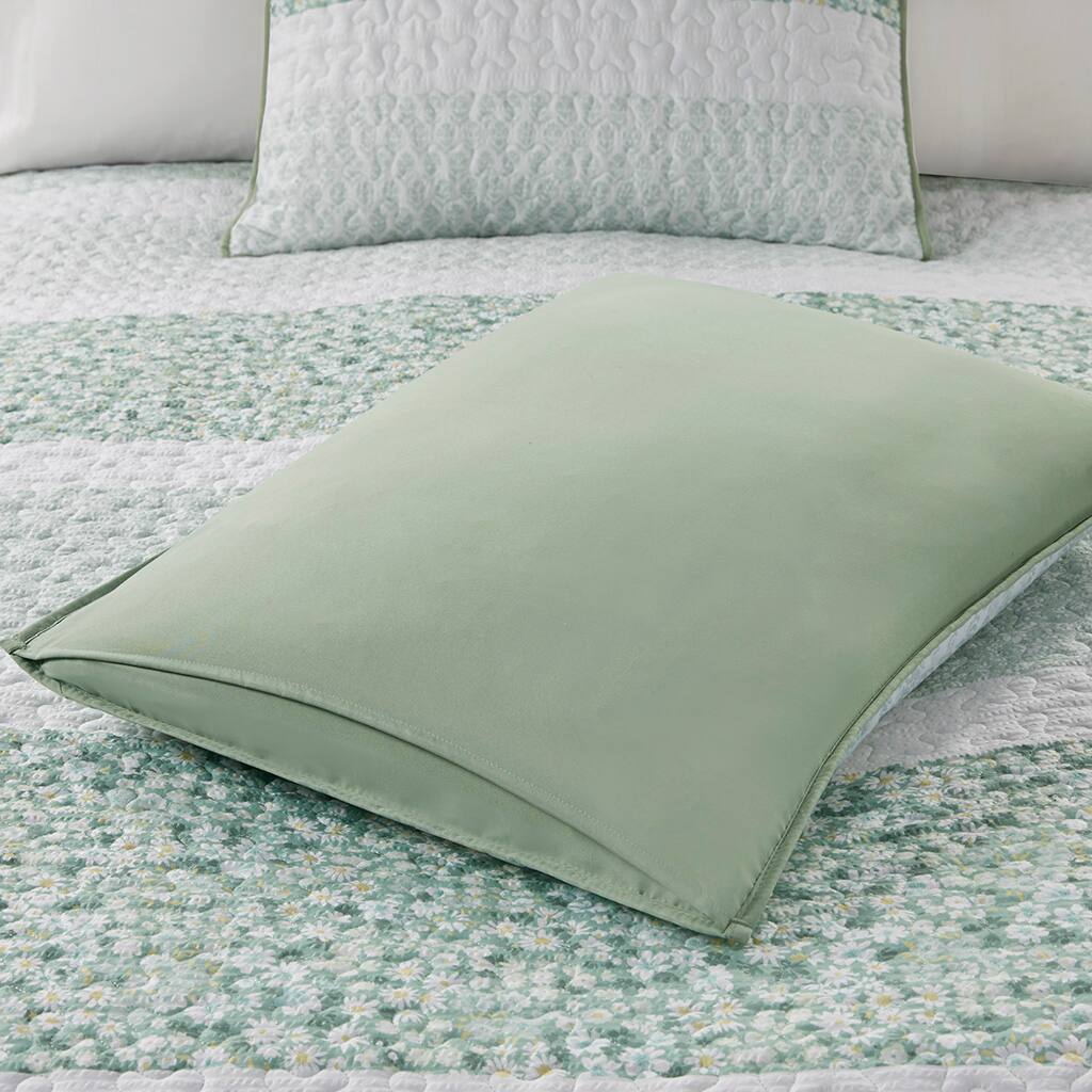 Alt View 3. TinyHomie - King/Cal King 4 Piece Seersucker Quilt Set with Throw Pillow - Green.