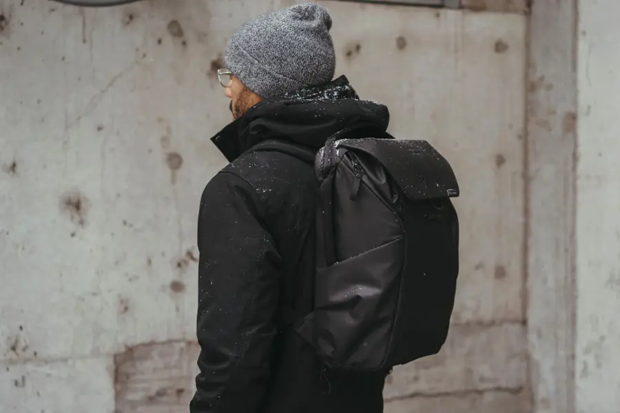 Alt View 26. Peak Design - Everyday Backpack V2 20L - Black.