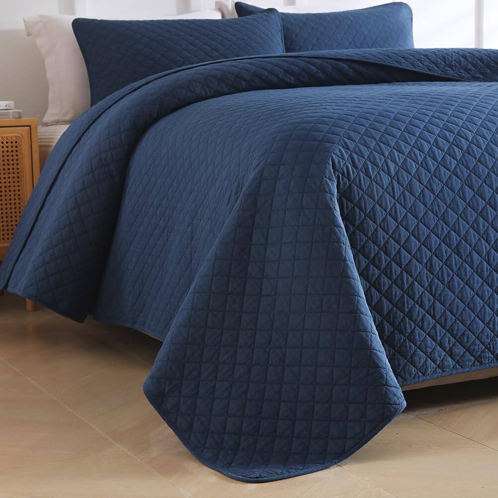 Dapper Styles Cotton Quilt Bedding Sets Reversible Lightweight ...