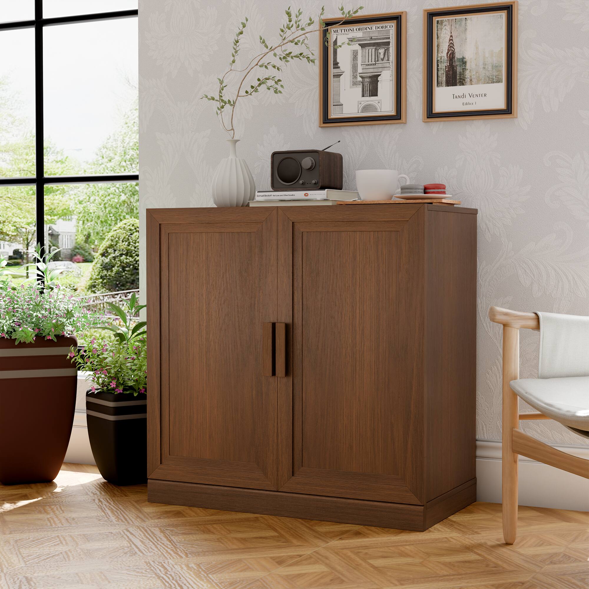 Sure, here is the corrected and grouped text from the image:

---

**SR HMED MTHI a I Tandi VENTER Edler - 2...**

**MILTON-ORIONE-DORICO**

**TANDI VENTER**

**Edler**

---

This text appears to be part of a larger context, possibly a title or a nameplate, and has been grouped and corrected for clarity.