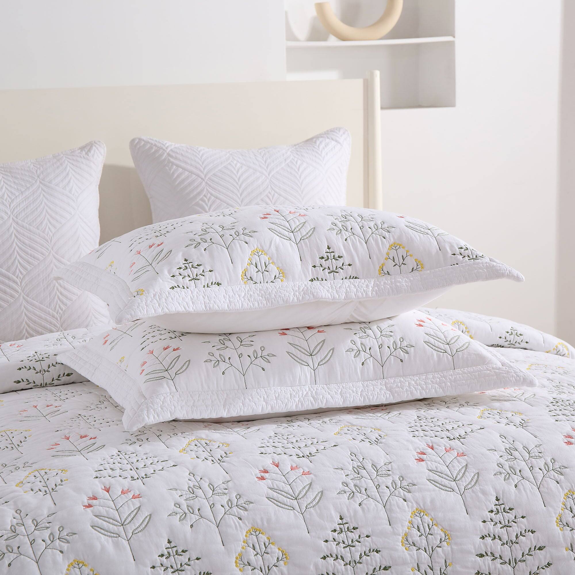 Alt View 1. MarCielo - MarCielo 3Pcs 100% Cotton Botanical Elegance Quilted Bedspread Set - White.