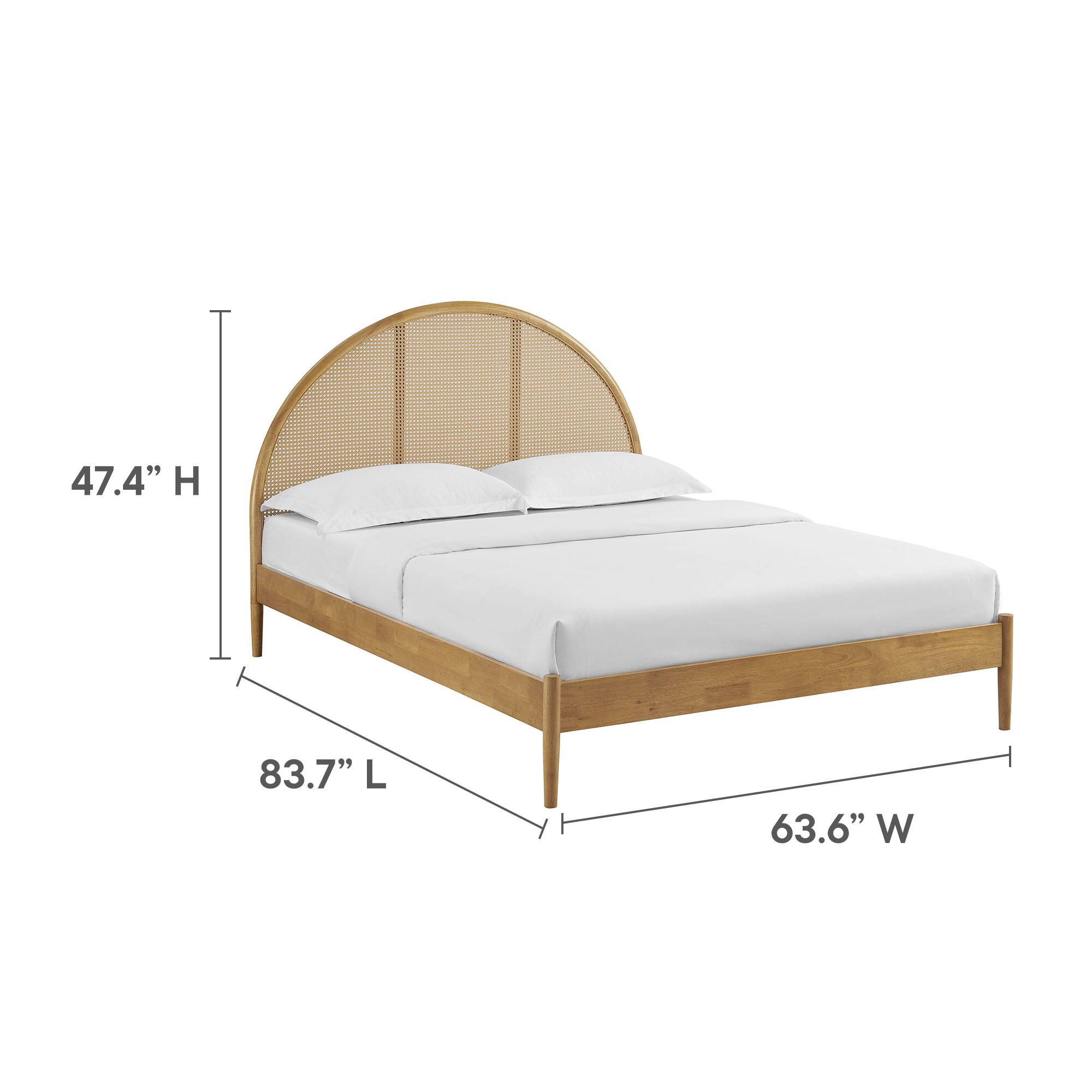 47.4" H  
83.7" L  
63.6" W