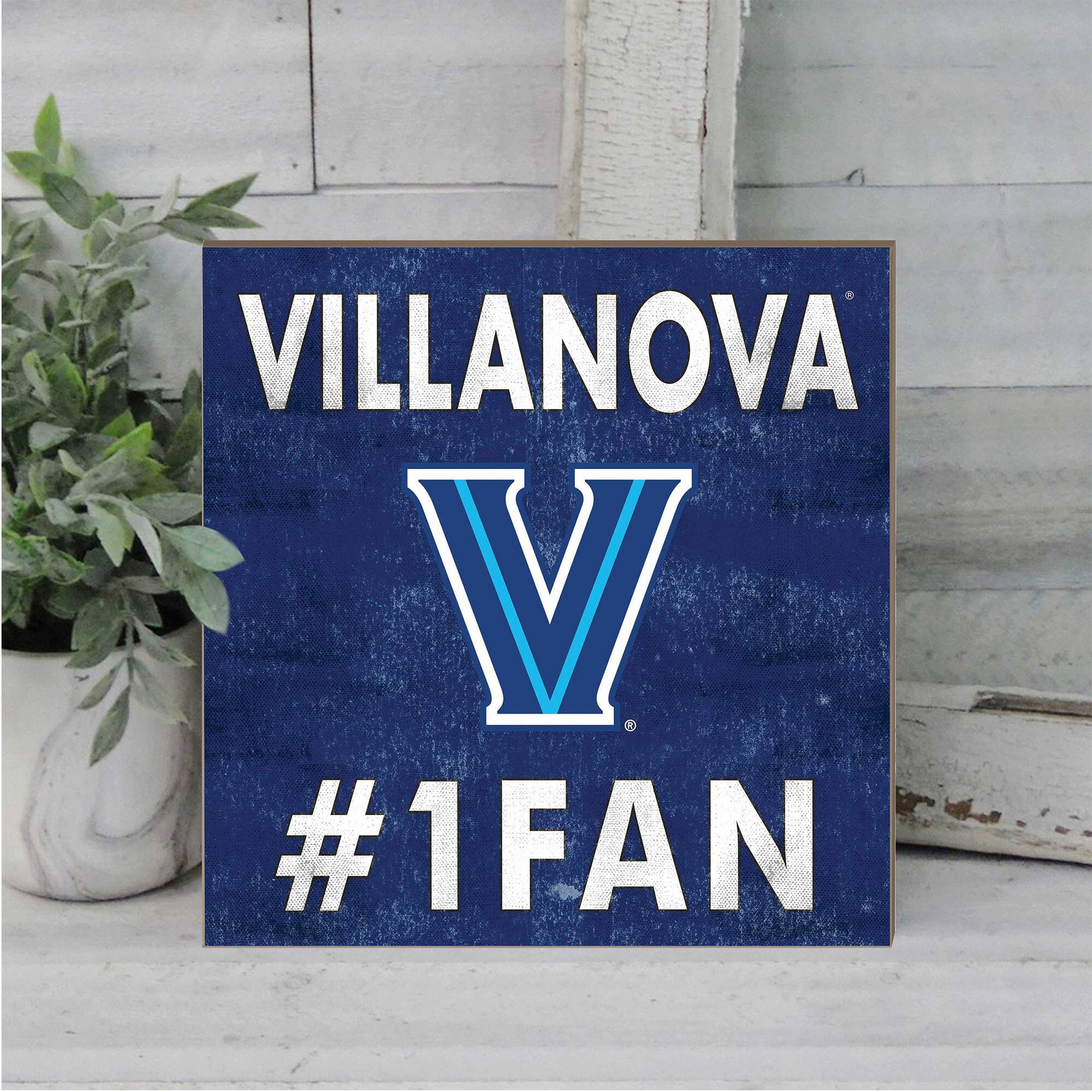 VILLANOVA  
#1 FAN