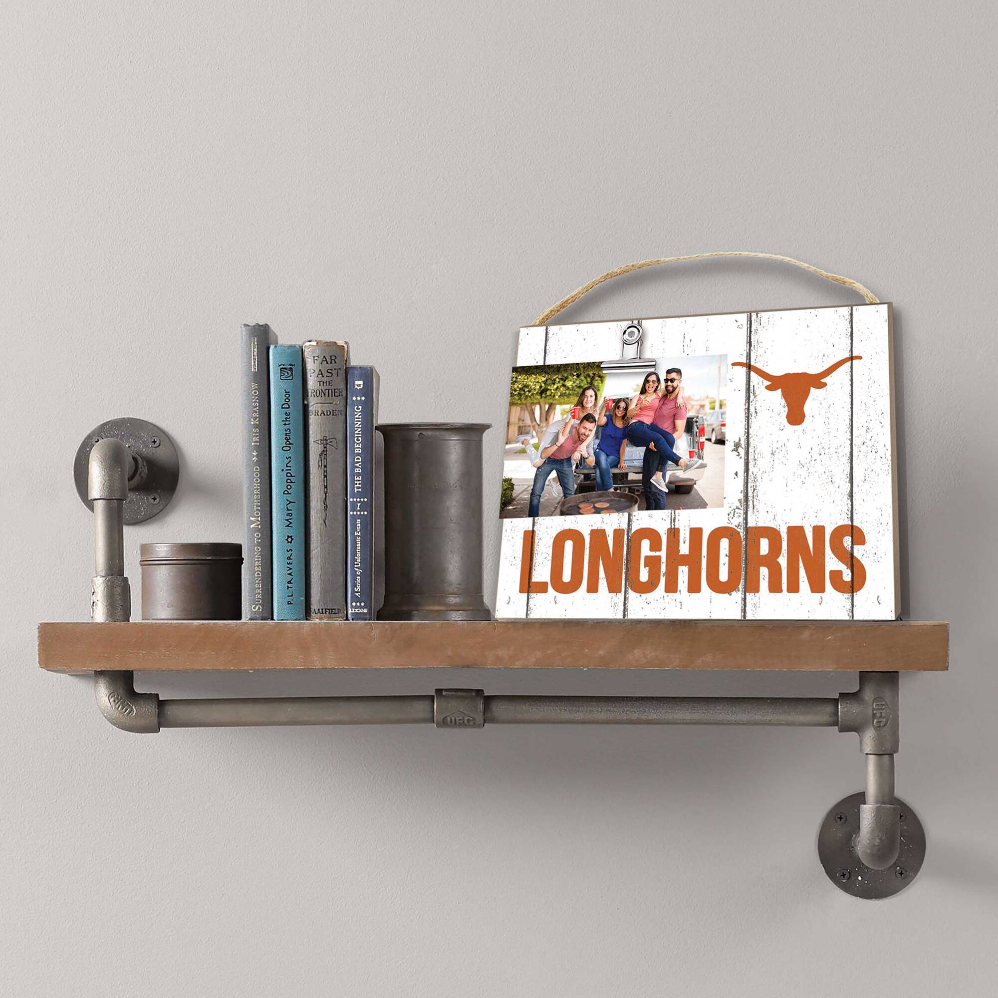 SNON E: Hr P AEDRDTO an PAR PAST THE UNTIE Door ... ADEN the Opensthe Opens BEGINNING BAD Poppir THE - Mary ... Enan o /Ualetens LTRATEAS & ! I LONGHORNS UEC BE

Corrected text:
SNON E: Hr P AEDRDTO an PAR PAST THE UNTIE Door ... ADEN the Opensthe Opens BEGINNING BAD Poppir THE - Mary ... Enan o /Ualetens LTRATEAS & ! I LONGHORNS UEC BE