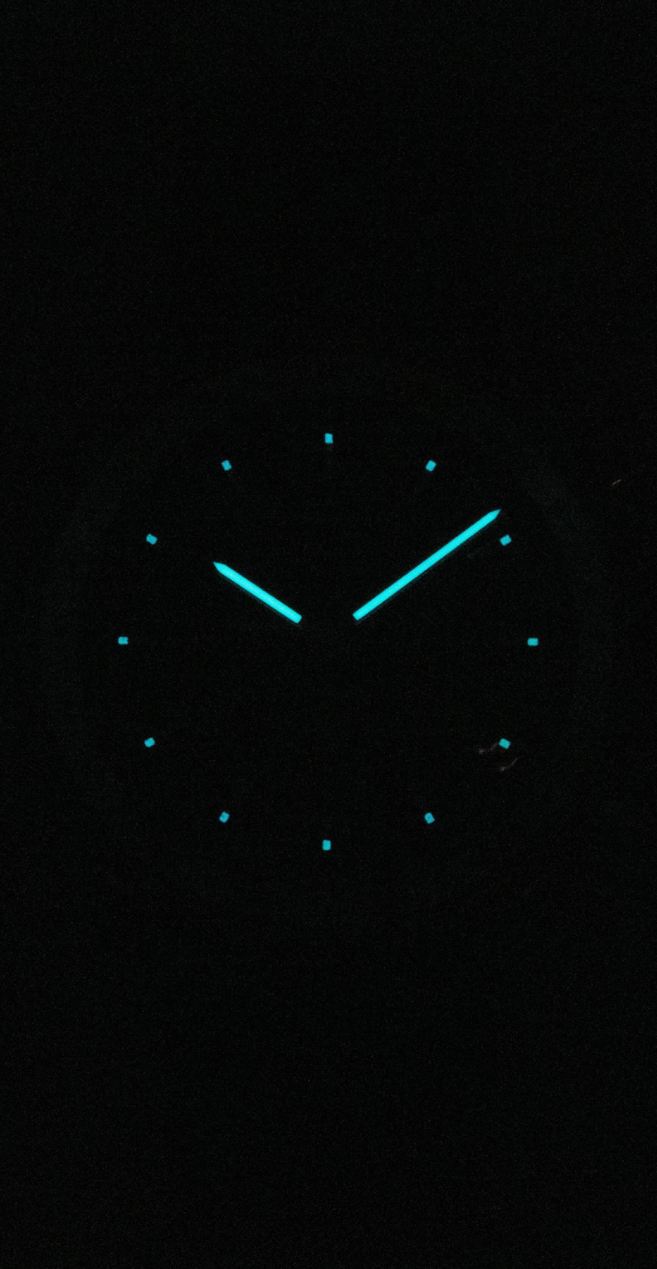 Angle. Zeppelin - LZ 14 Marine Chronograph Leather Strap Green Dial Quartz 88884 Men's Watch - Green.