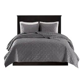 Gracie Mills - Gayle 3-Piece Casual Geometric Velvet Quilt Set - Gray