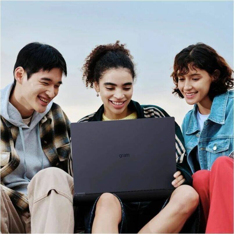 Alt View 2. LG - LG gram Pro 17Z90TR-E.AAB4U1 17" Notebook - WQXGA - 144 Hz - Intel Core Ultra 7 255H - Intel Evo Platform - 16 GB - 1 TB - Black.