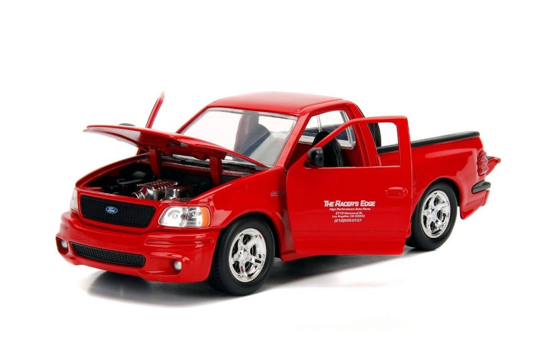 THE RACER'S EDGE  
High Performance Auto Parts  
2710 Hammond Ave  
Los Angeles, CA 90032  
(213) 555-0157