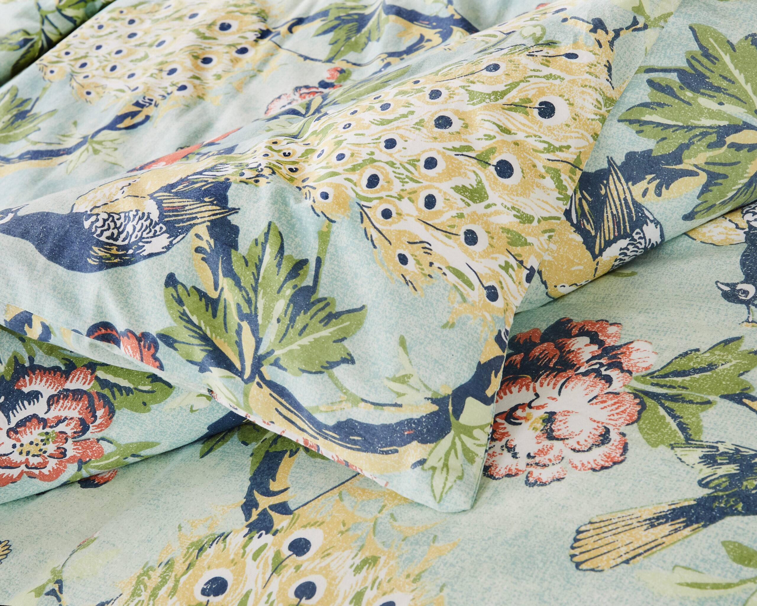 Left. BreeBe - Pavona Duvet Set 3-Piece King/Cal King - Jade.