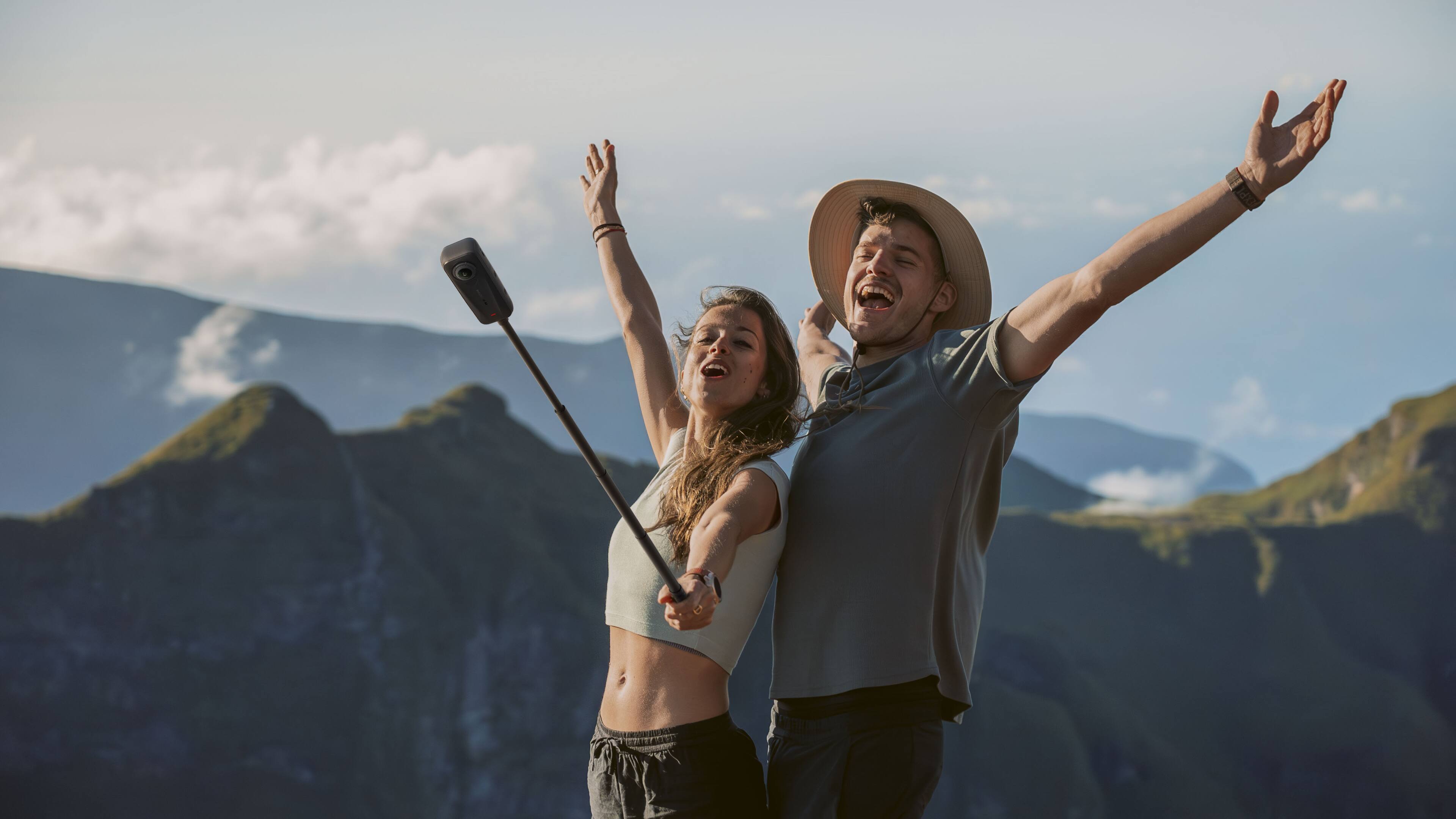 Alt View 2. Insta360 - X4 Air Starter Bundle - Black.