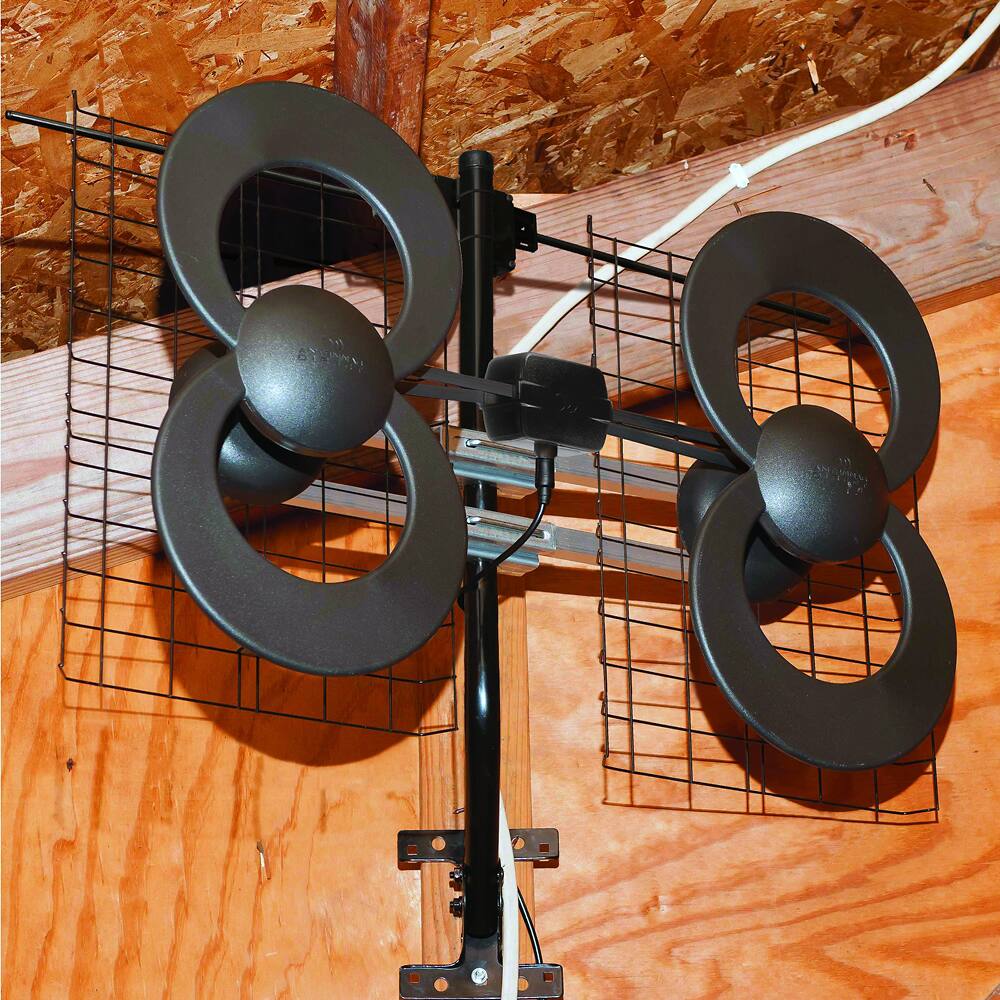 Alt View 14. Antennas Direct - ClearStream 4V Indoor/Outdoor HDTV Antenna - Black/Silver.