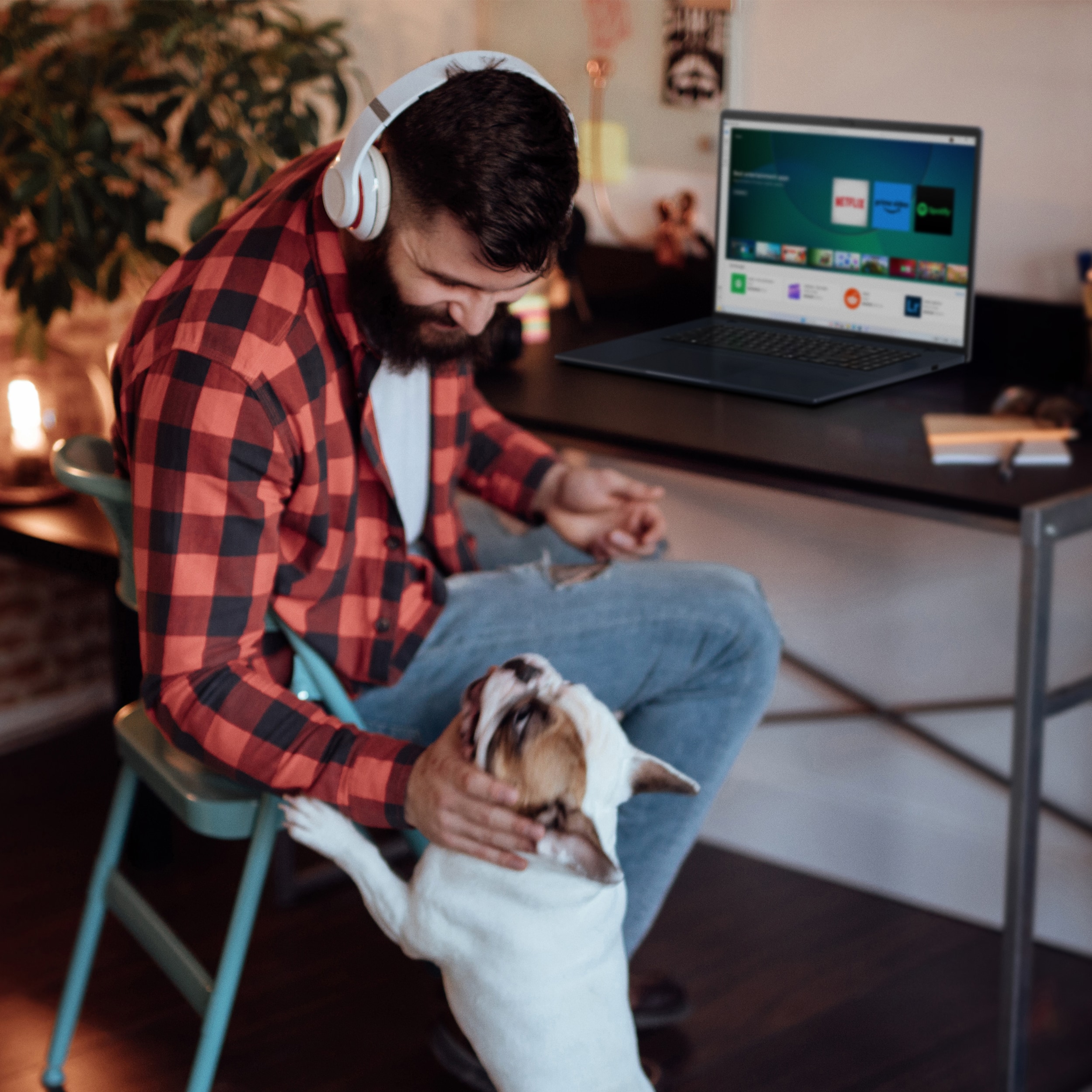 Alt View 6. ASUS - Vivobook 18 18" WUXGA Laptop - AMD Ryzen 7 260 with 16GB RAM - 512GB SSD - Quiet Blue.