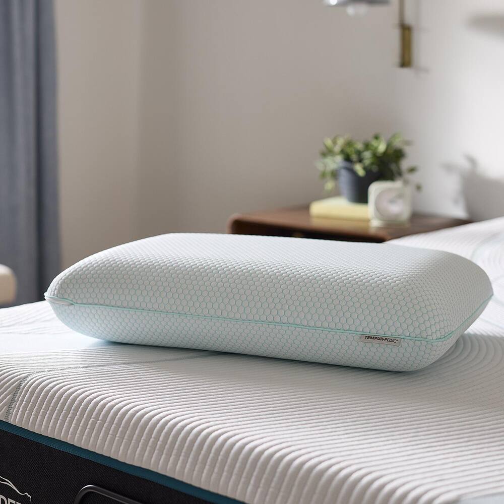 Angle. Tempur-Pedic - Everyday Comfort Pillow - White.