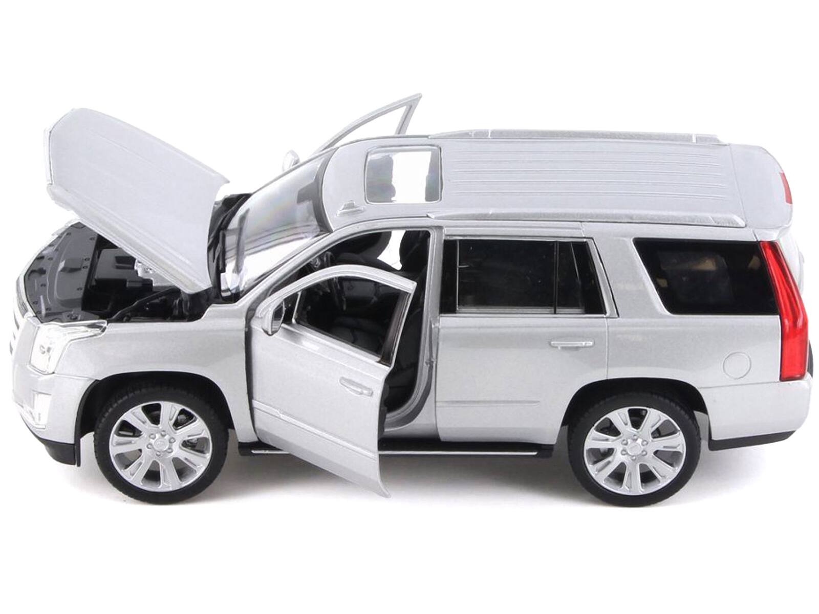 Angle. Welly - 2017 Cadillac Escalade with Sunroof Silver Metallic 1/24-1/27 Diecast Model Car by Welly - Silver Metallic.
