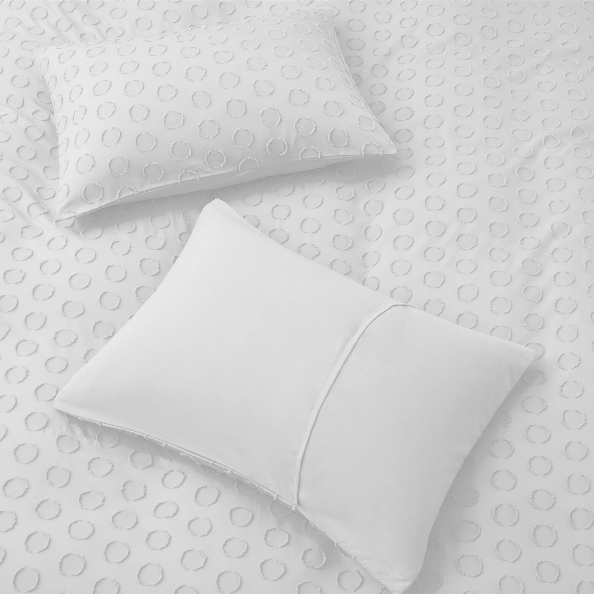 Angle. Peace Nest - Peace Nest Tufted Clipped Jacquard Geometric Duvet Cover & Pillowcase Set - Circle White.