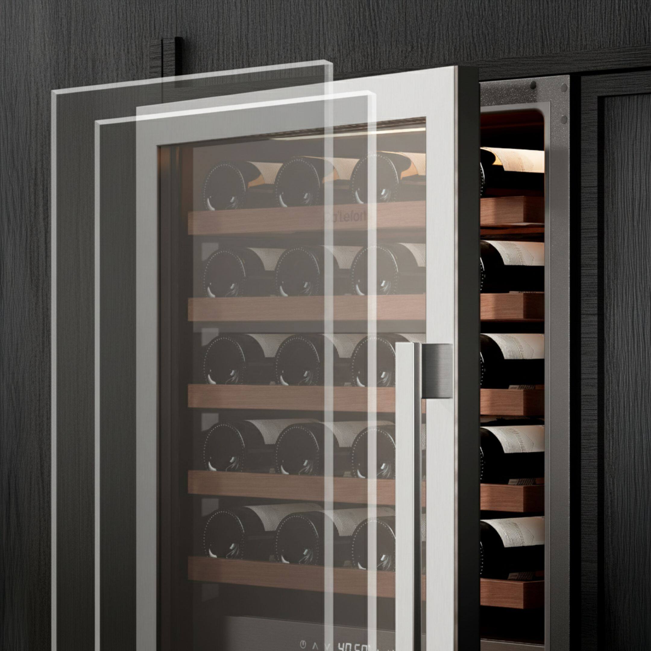 The text in the image appears to be a mix of letters and numbers. Here is the corrected and grouped text:

- "telort"
- "U A V"
- "uncr uncn"
- "40 E"

It seems like there might be some errors or misinterpretations in the text. If you have more context or a clearer image, I might be able to help further!