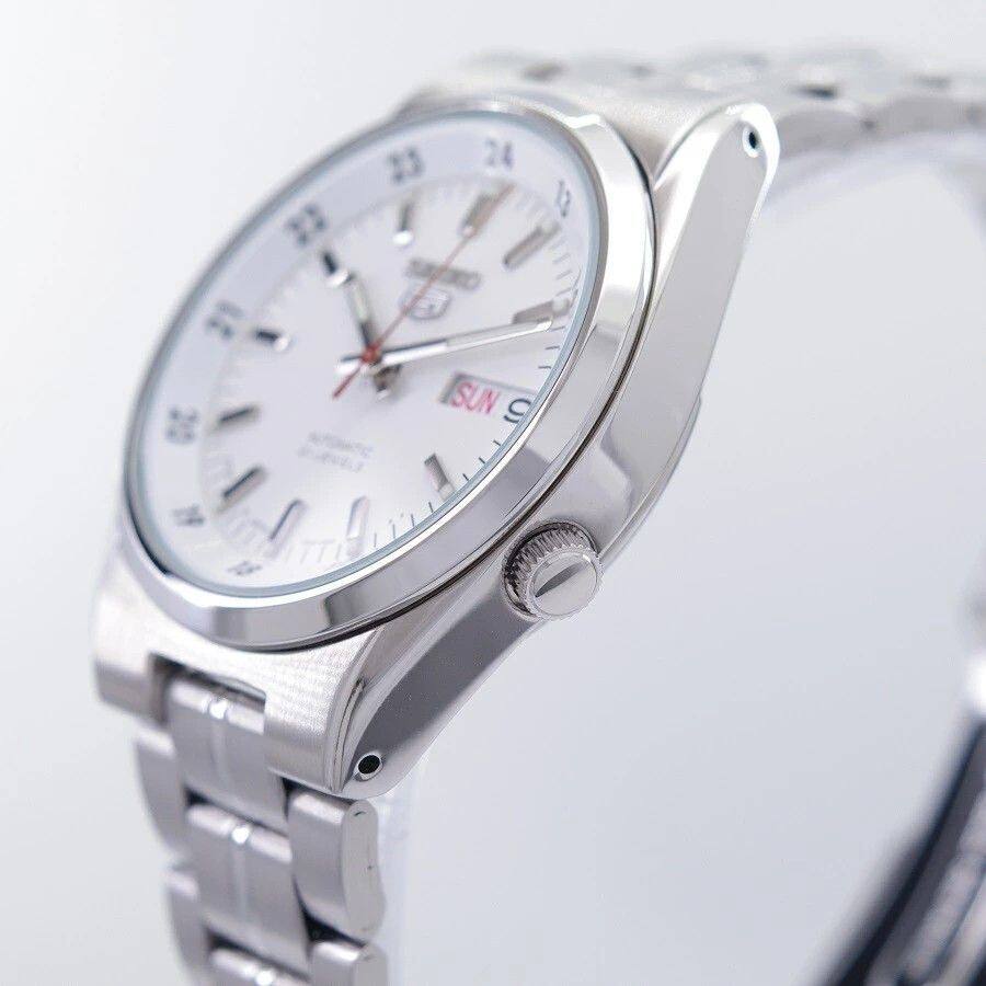Angle. Seiko - Seiko 5 Automatic Japan Made 21 Jewels SNK559 SNK559J1 SNK559J Men's Watch - Silver.