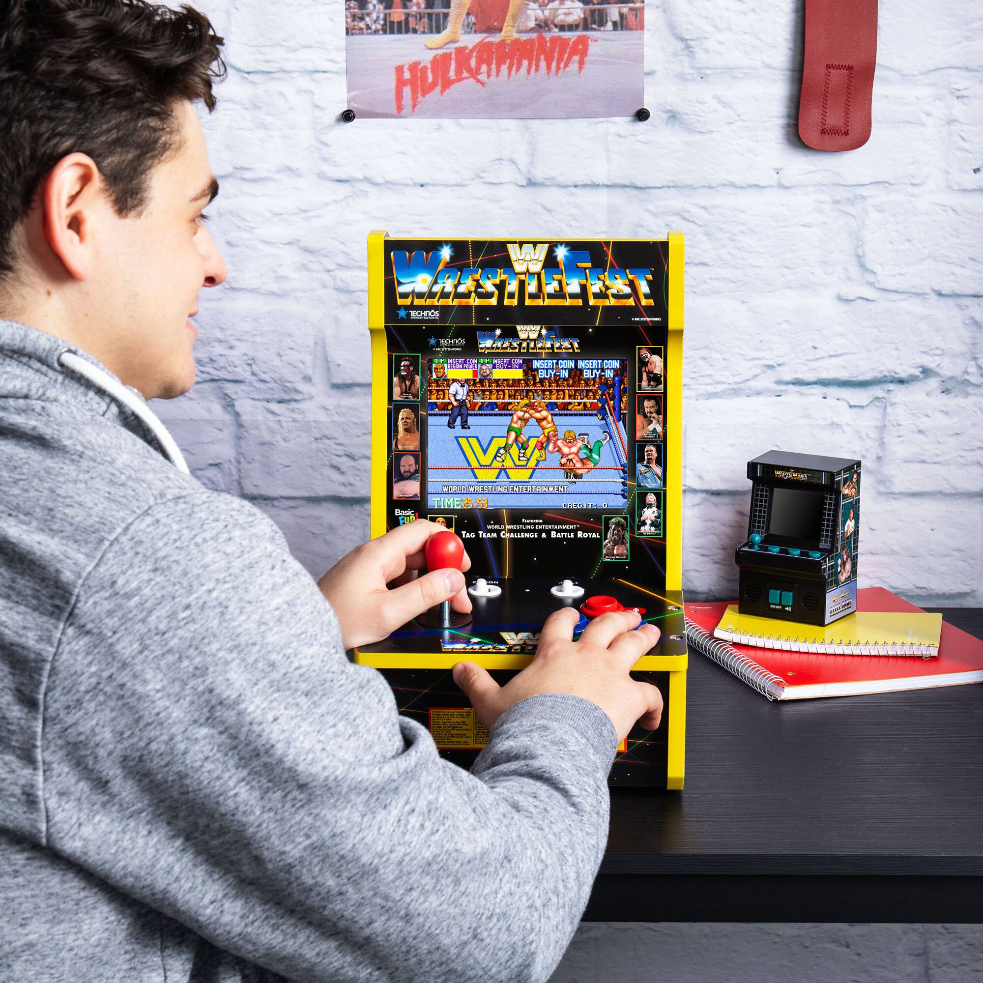 Hulkamania

WrestleMania

WrestleMania

World Wrestling Federation

Insert Coin Insert Coin

Time 2:43

Players 1

Players 2

World Wrestling Federation

Championship Challenge & Battle Royal

Hulk Hogan

The Ultimate Warrior

Randy Savage

WrestleMania

Hulkamania