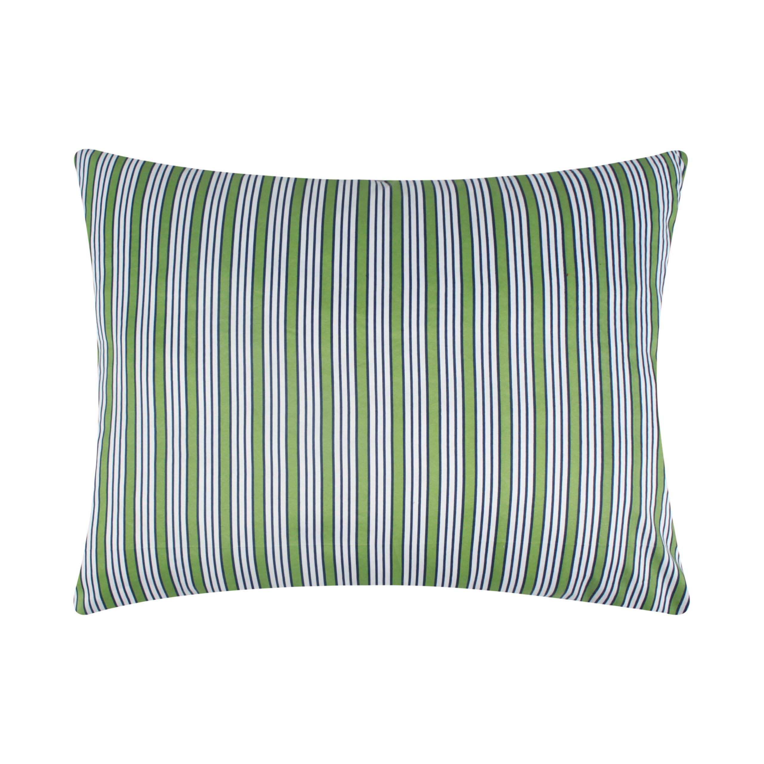 Left. BreeBe - Jasmin Sham King - Jade.