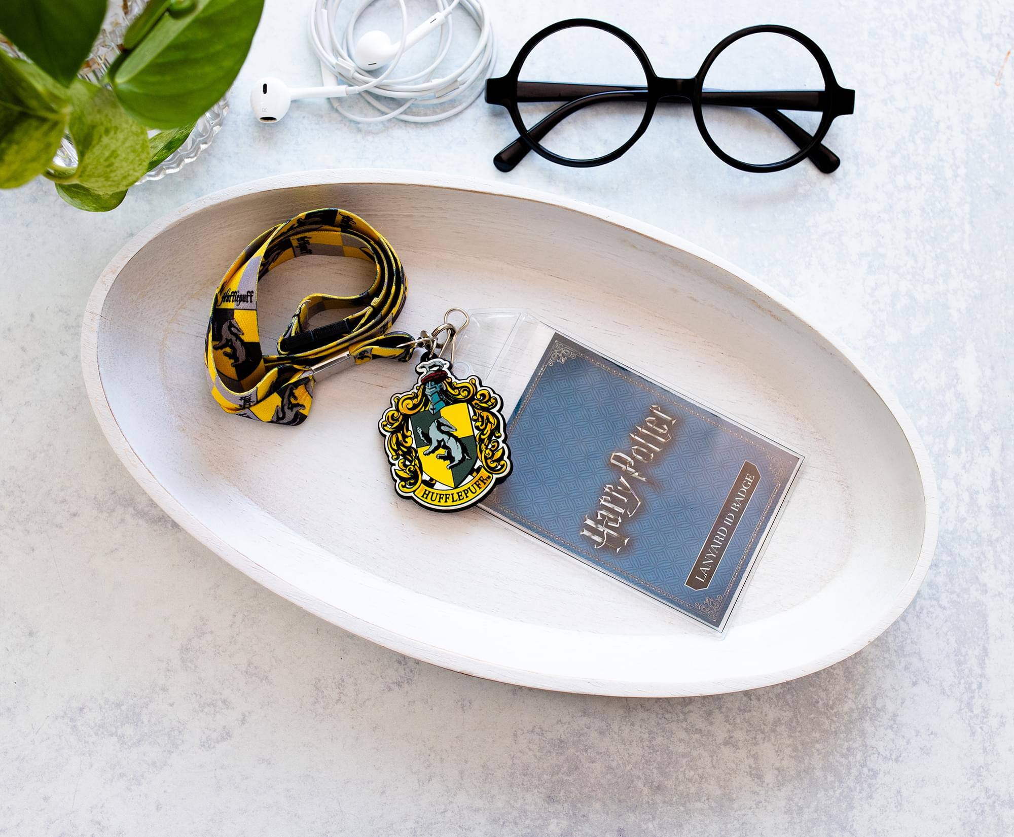 HUFFLEPUFF  
Harry Potter Polter ADGE IS Harly LANYARD

Harry Potter  
LAWYER ROLLIES  
LAWYER ROLLIES