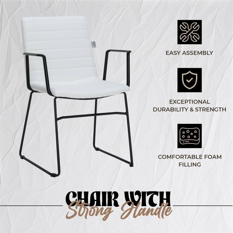 EASY ASSEMBLY  
EXCEPTIONAL DURABILITY & STRENGTH  
COMFORTABLE FOAM FILLING  
CHAIR WITH Strong Handle
