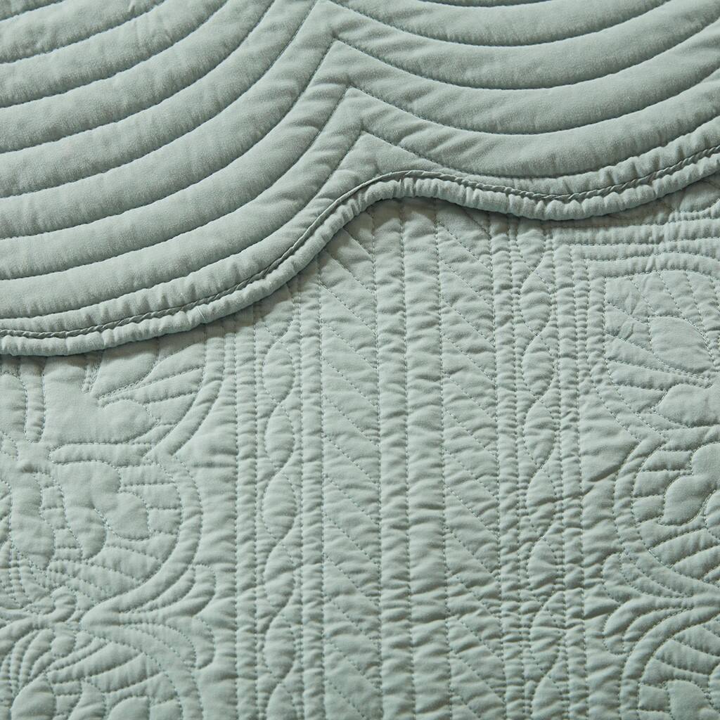 Alt View 5. Gracie Mills - Gracie Mills Salvatore 3-Piece Reversible Country-Inspired Scalloped Edge Quilt Set - Seafoam.