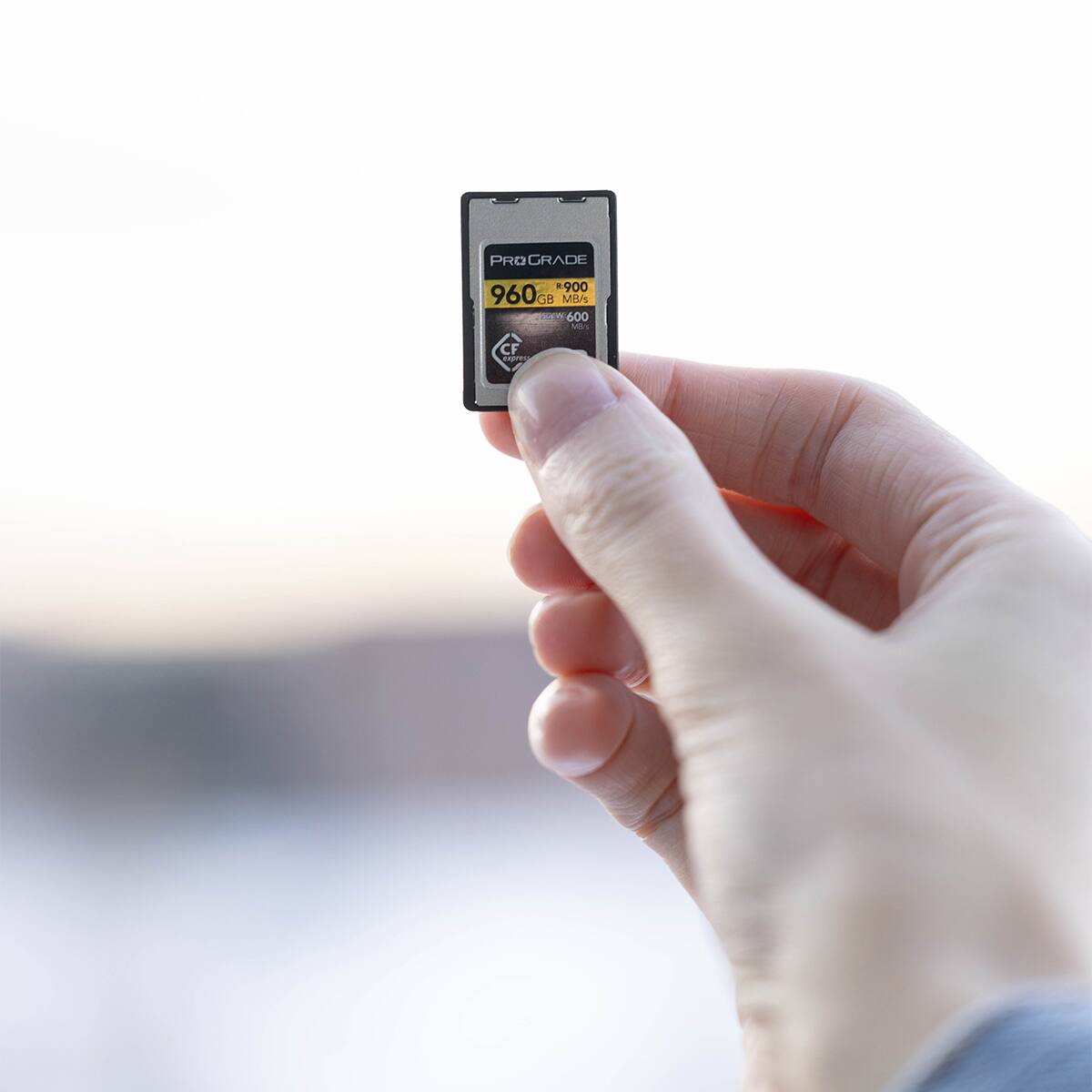 PROGRADE  
900 960 GB MB/s 600 VSA  
CF express