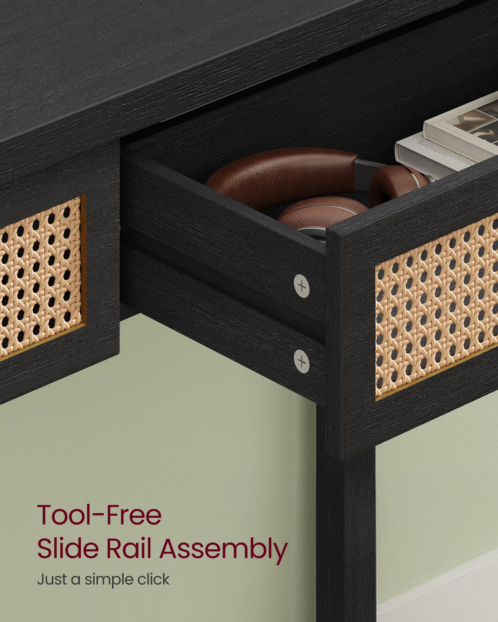 Tool-Free Slide Rail Assembly  
Just a simple click