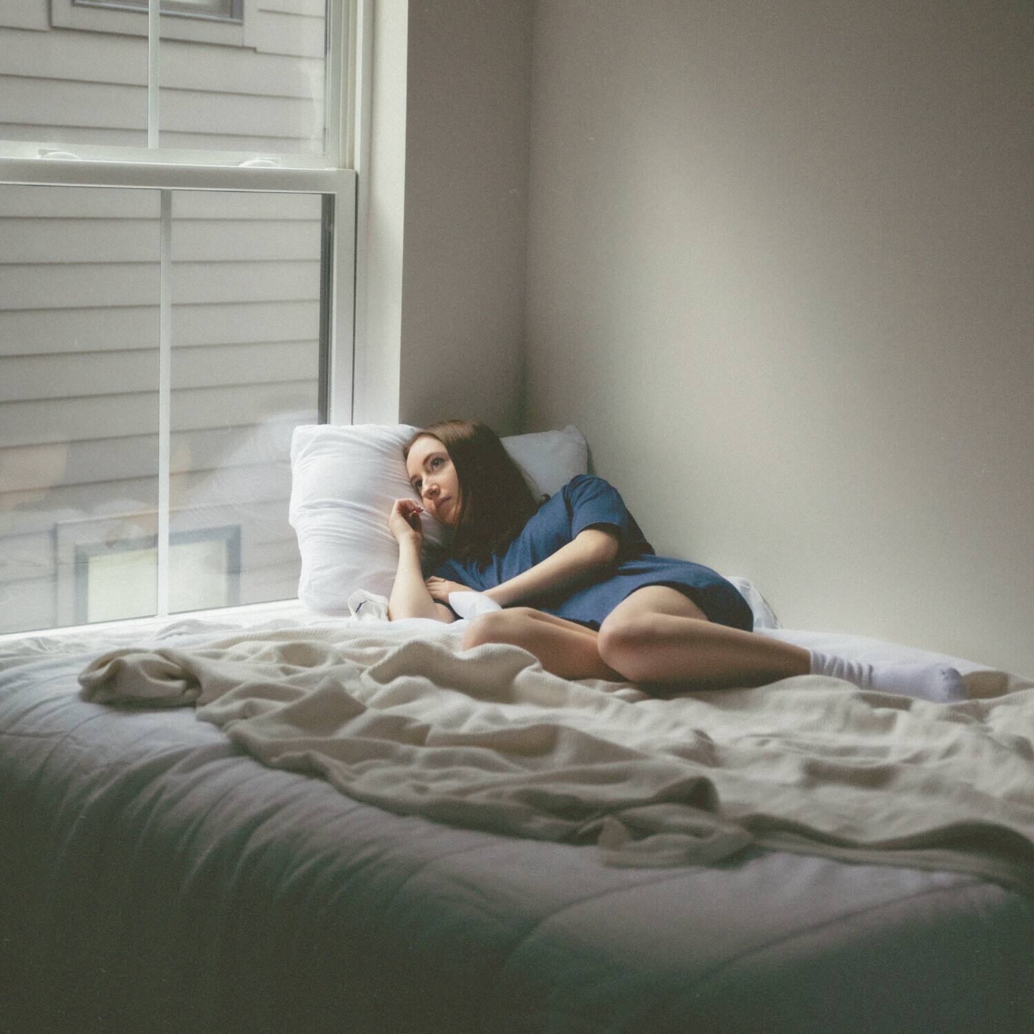 Front. Maddy Hicks - Situationships   - COMPACT DISCS.