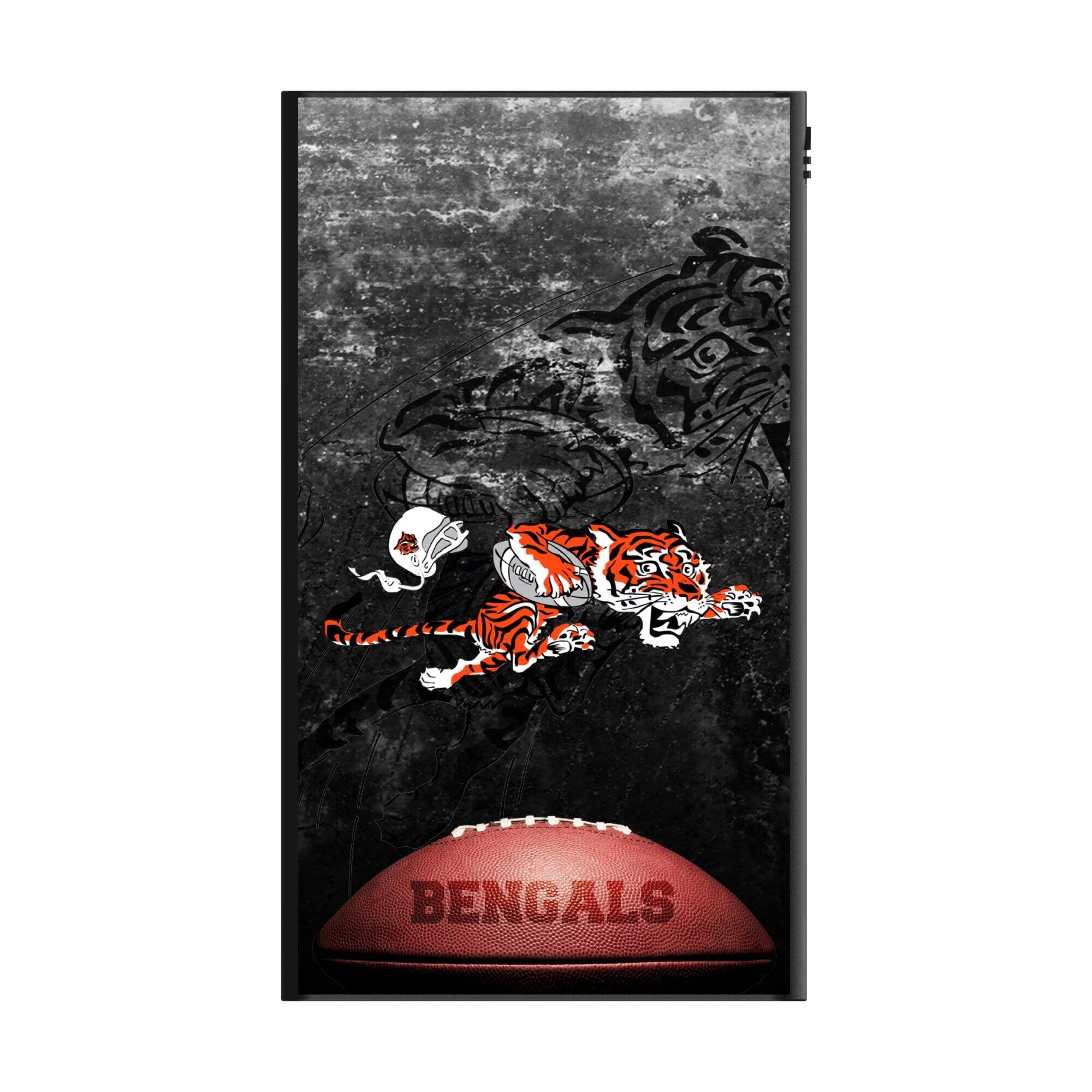 Alt View 1. Keyscaper - Cincinnati Bengals 5000mAh Flat Powerbank - Black.