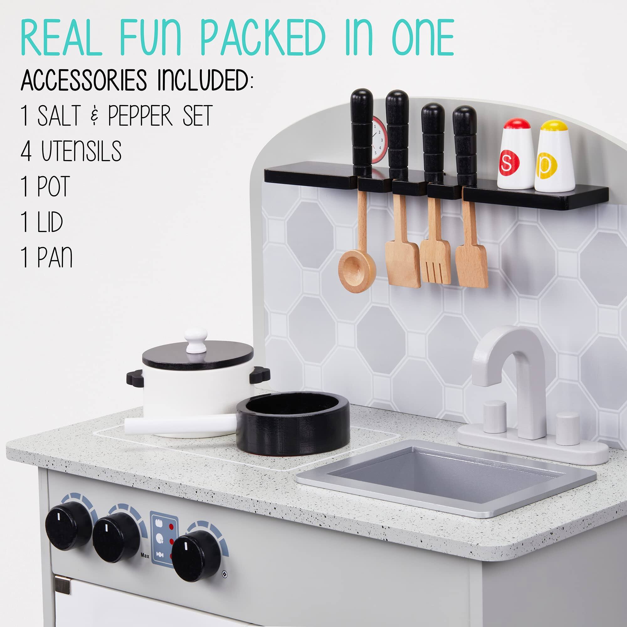 REAL FUN PACKED IN ONE
ACCESSORIES INCLUDED:
1 SALT & PEPPER SET
4 UTENSILS
1 POT
1 LID
1 PAN