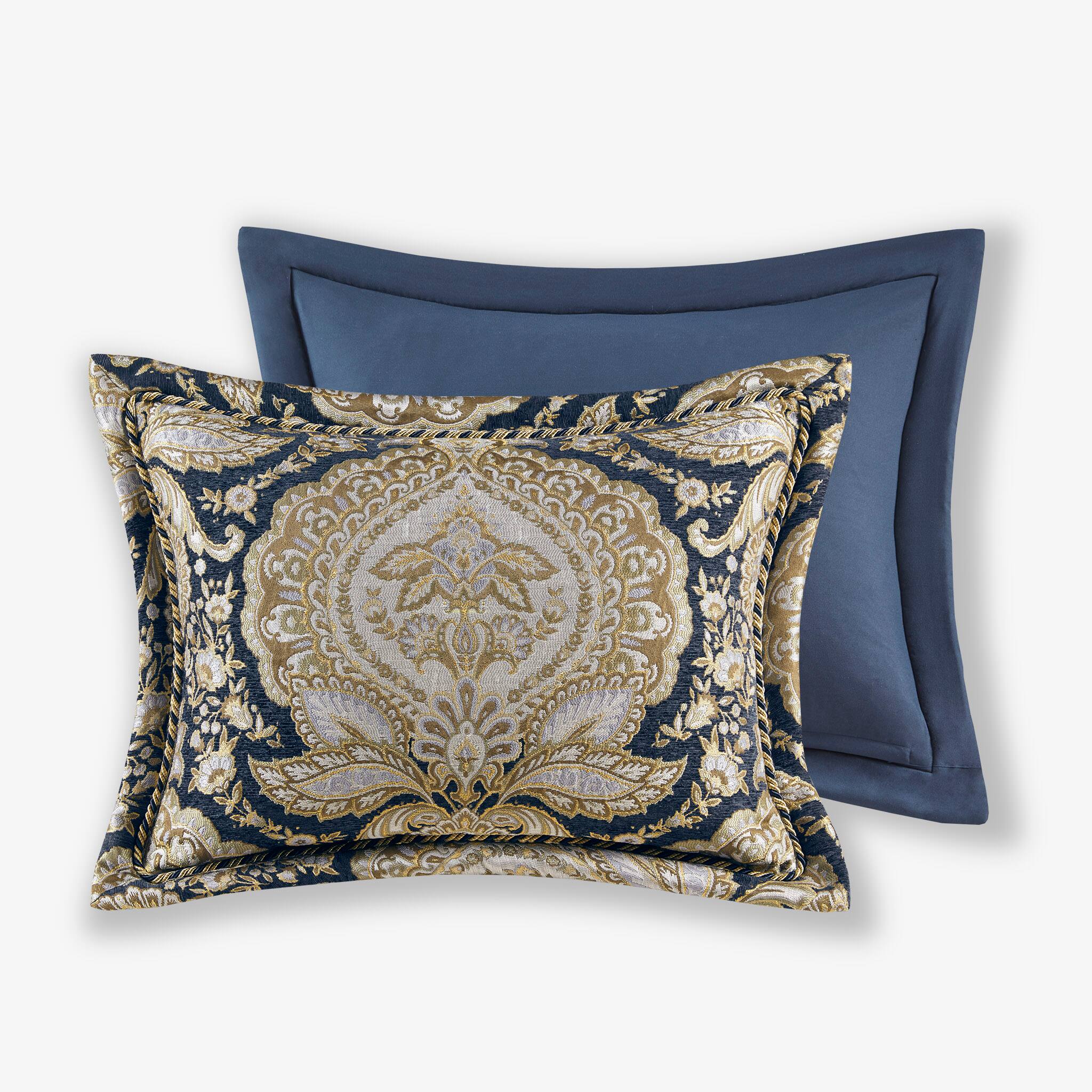 Alt View 4. Gracie Mills - Gracie Mills Mckee 4-Piece Vintage Medallion Comforter Set - Navy.