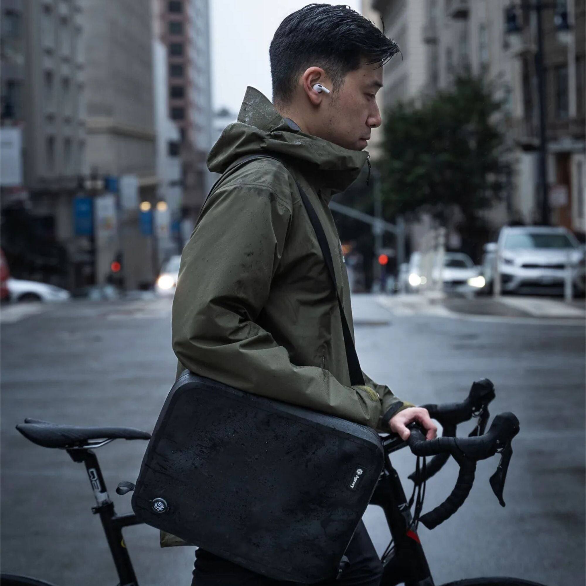 Alt View 8. Agency - Guide Complete Set - Lifeproof Waterproof Anytime Bags for Laptop and More - Onyx Black.