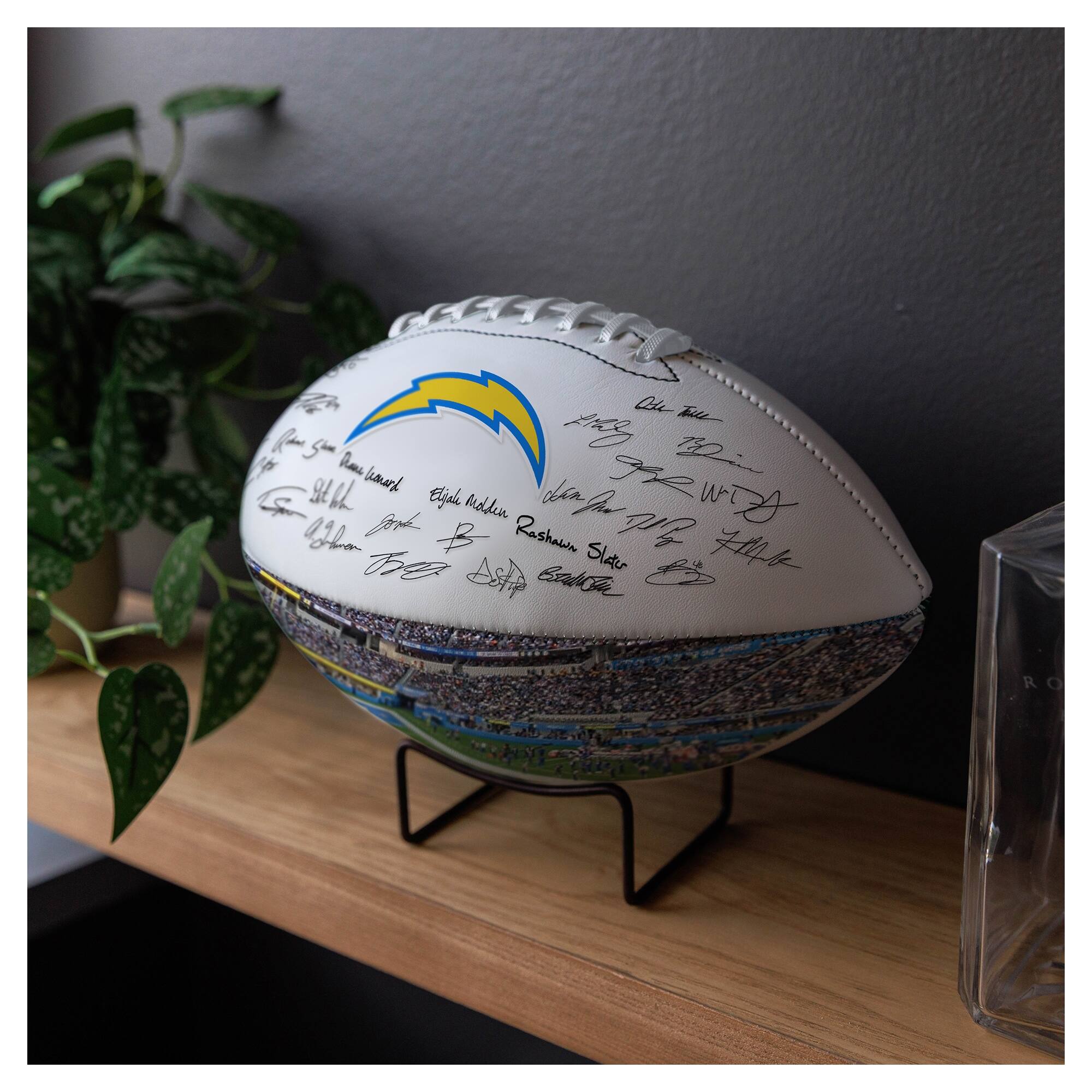 Sure, here is the corrected and grouped text from the image:

- Ode File
- Ra S p 1o m 7
- SE1L
- lamarl chia
- Eljah kidden
- Gar aolo
- Borod B
- Rashawn
- BE 4RA
- Bhada Slau f
- 744k RO

- Eliot Mann
- Raul
- B
- D
- D
- D
- D
- D
- D
- D
- D
- D
- D
- D
- D
- D
- D
- D
- D
- D
- D
- D
- D
- D
- D
- D
- D
- D
- D
- D
- D
- D
- D
- D
- D
- D
- D
- D
- D
- D
- D
- D
- D
- D
- D
- D
- D
- D
- D
- D
- D
- D
- D
- D
- D
- D
- D
