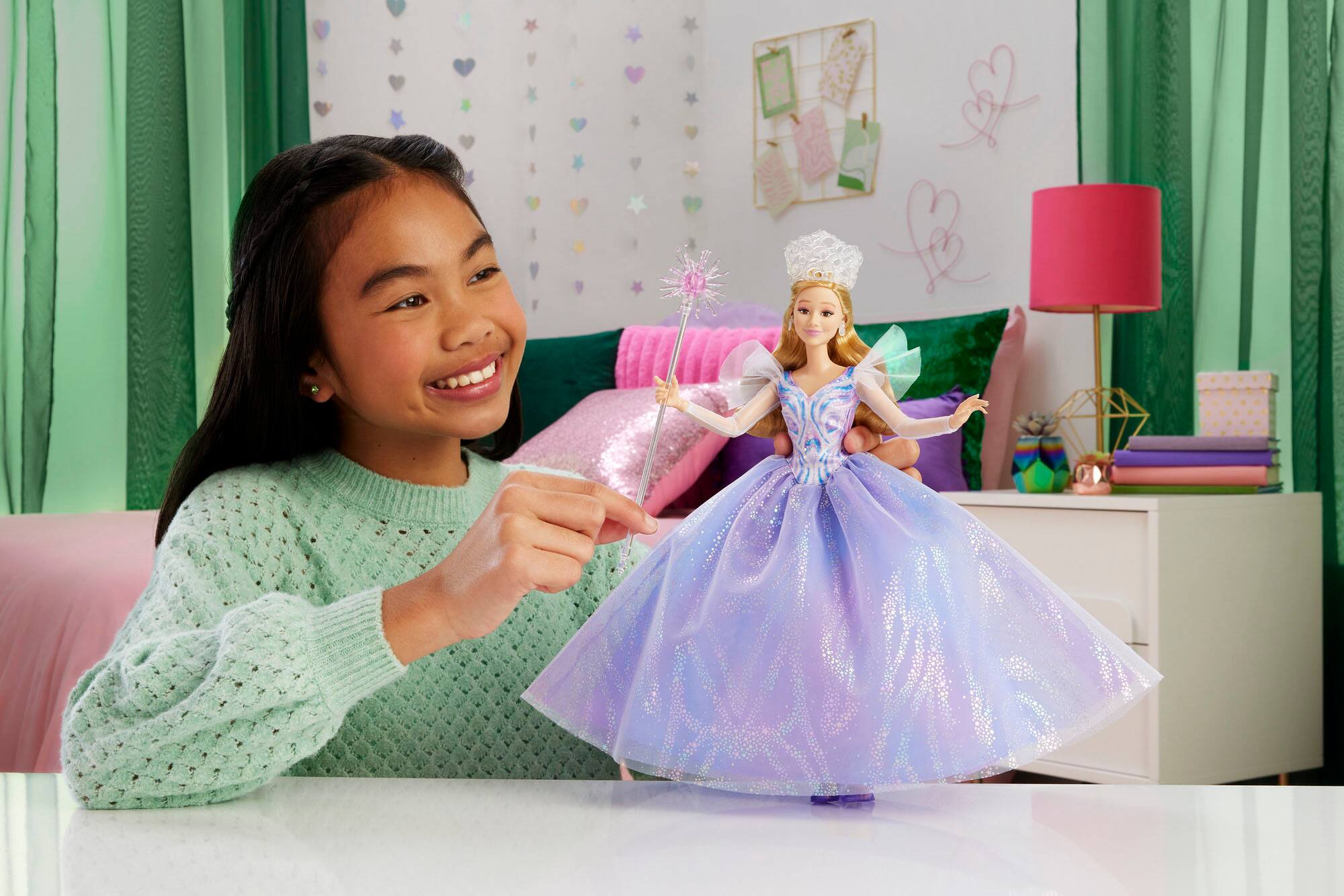 Alt View 5. Wicked - For Good Deluxe Glinda Doll with Movie-Inspired Outfit & 3 Accessories.