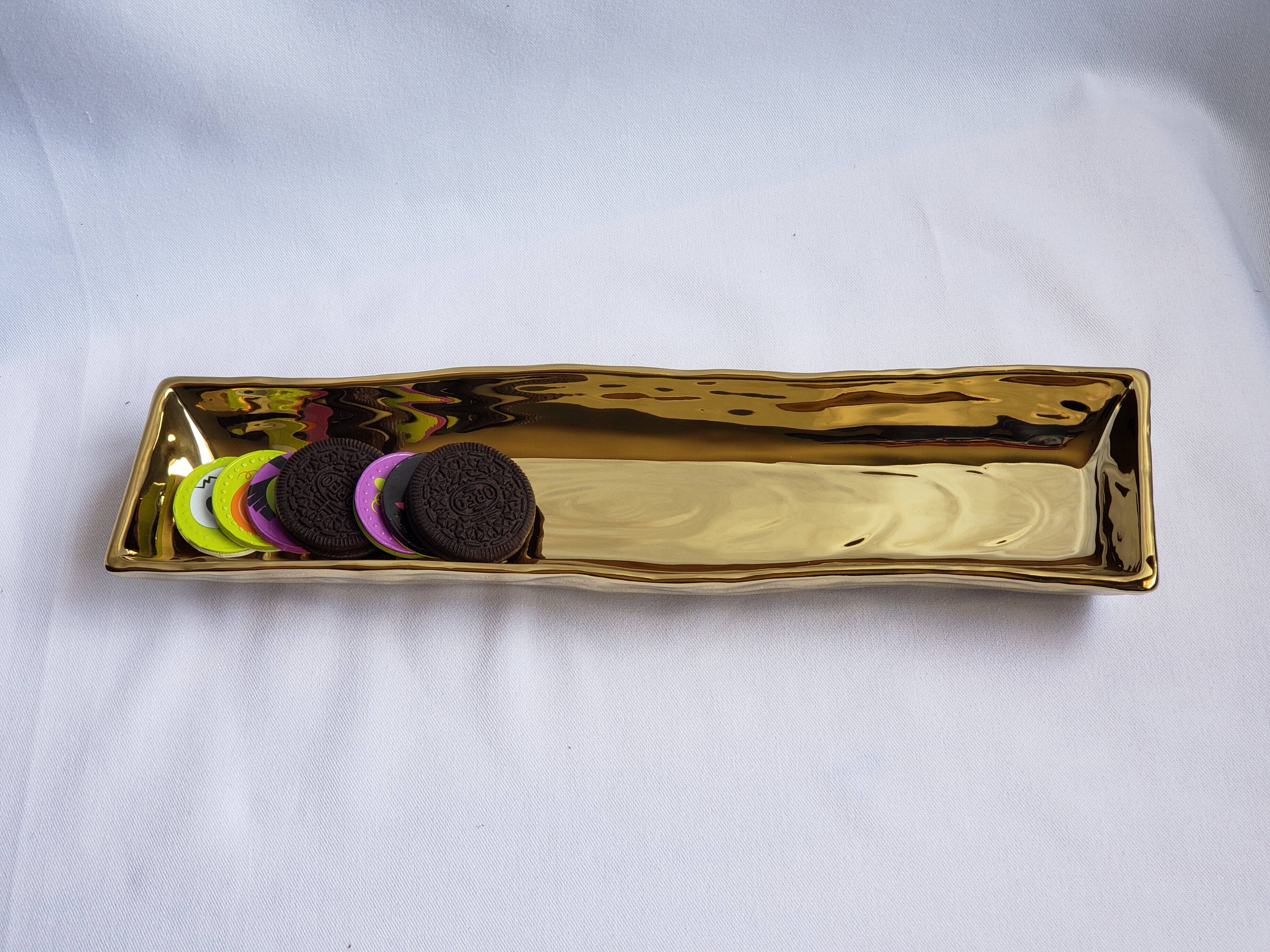 Angle. Jiallo - Bark Cracker Tray - 14" - Gold.