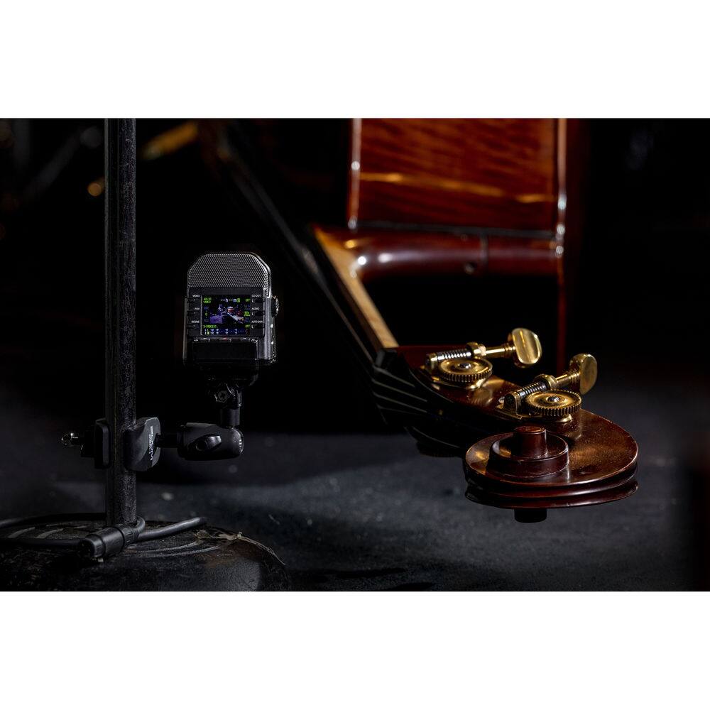 Alt View 3. Zoom - Zoom Q2n-4K Handy Video Recorder,  4K/30P UHD Video Bundle With Accessories.