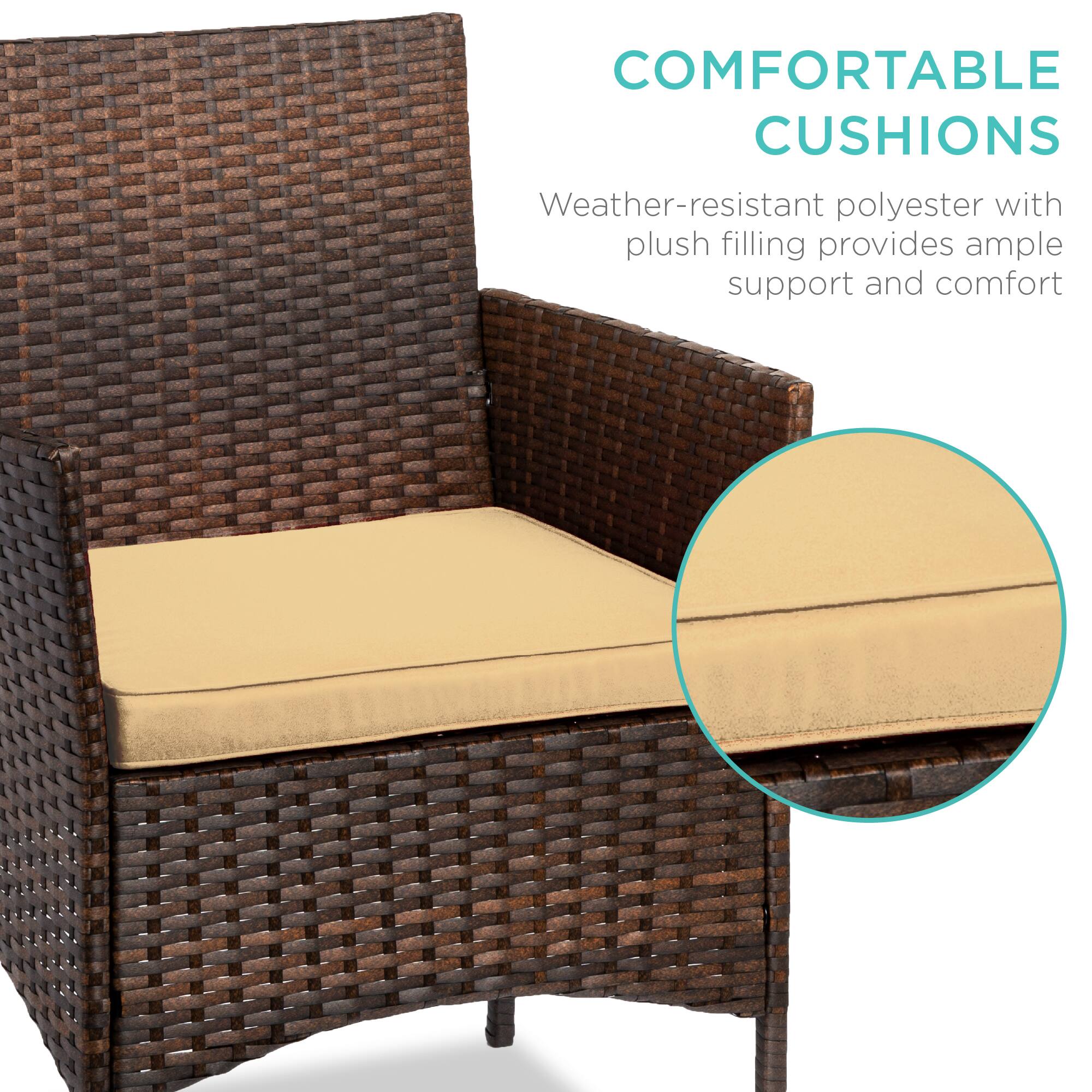 COMFORTABLE CUSHIONS  
Weather-resistant polyester with plush filling provides ample support and comfort