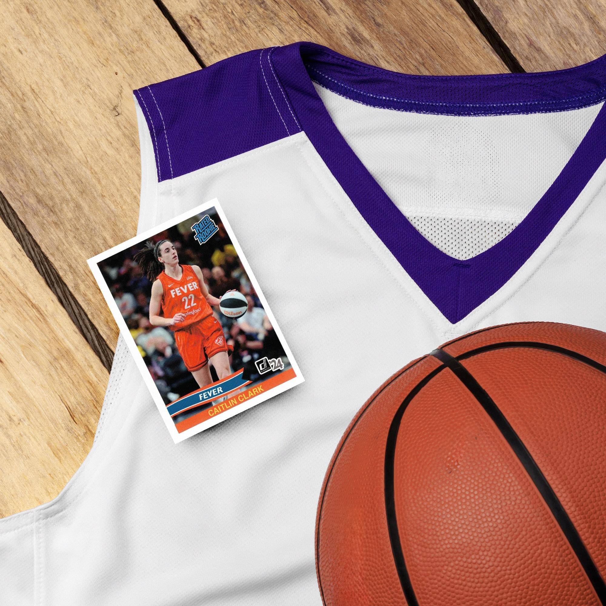 RATES HOOKN m FEVER 22 ingted T C 24 d 24 FEVER CLARK CAITLIN