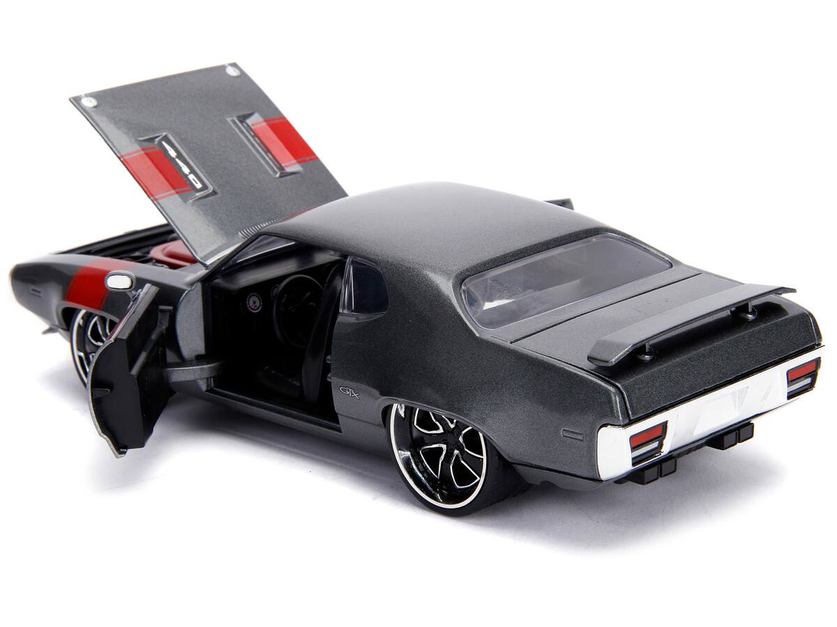 Back. Jada - 1972 Plymouth GTX 440 Metallic Gray with Red Stripe "Bigtime Muscle" 1/24 - Metallic Gray with Red Stripe.
