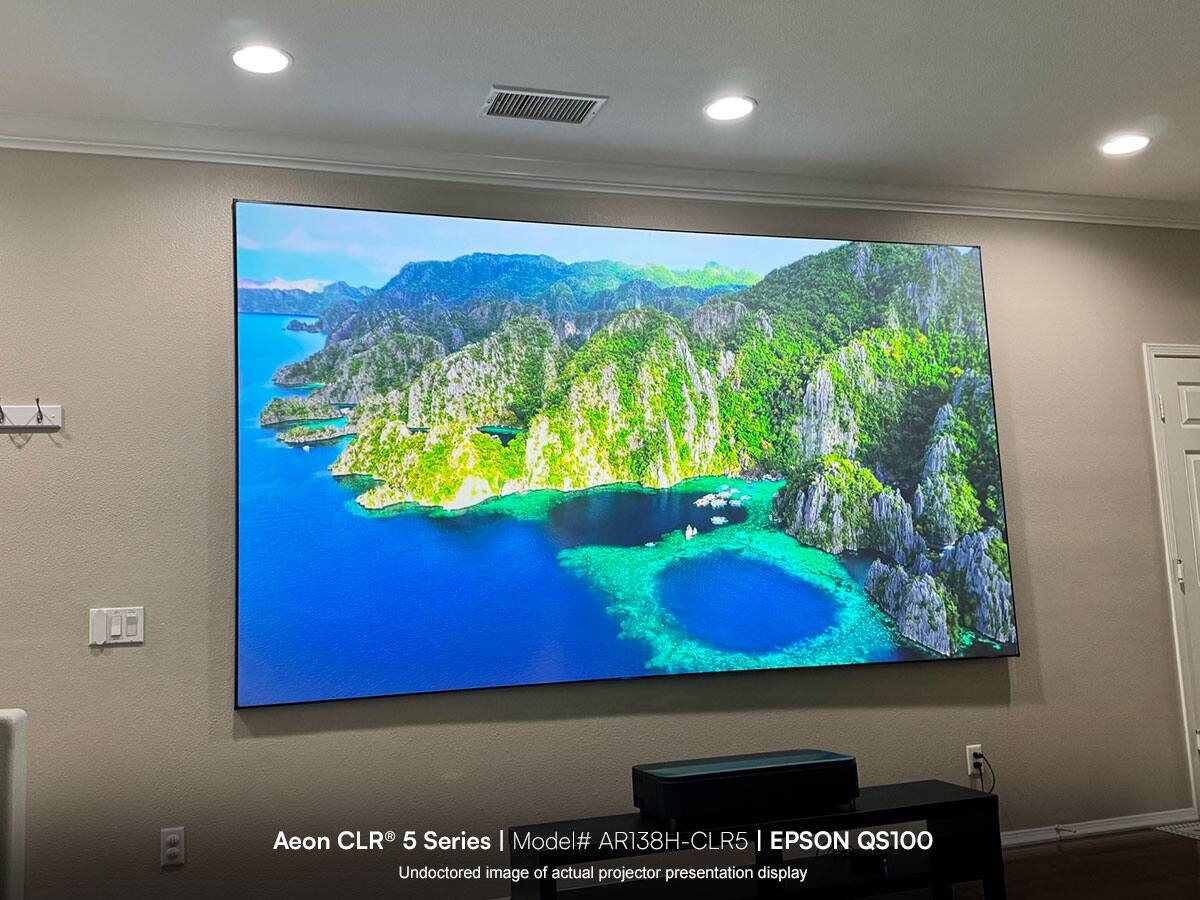 Aeon CLR® 5 Series  
Model# AR138H-CLR5  
EPSON QS100  
Undoctored image of actual projector presentation display