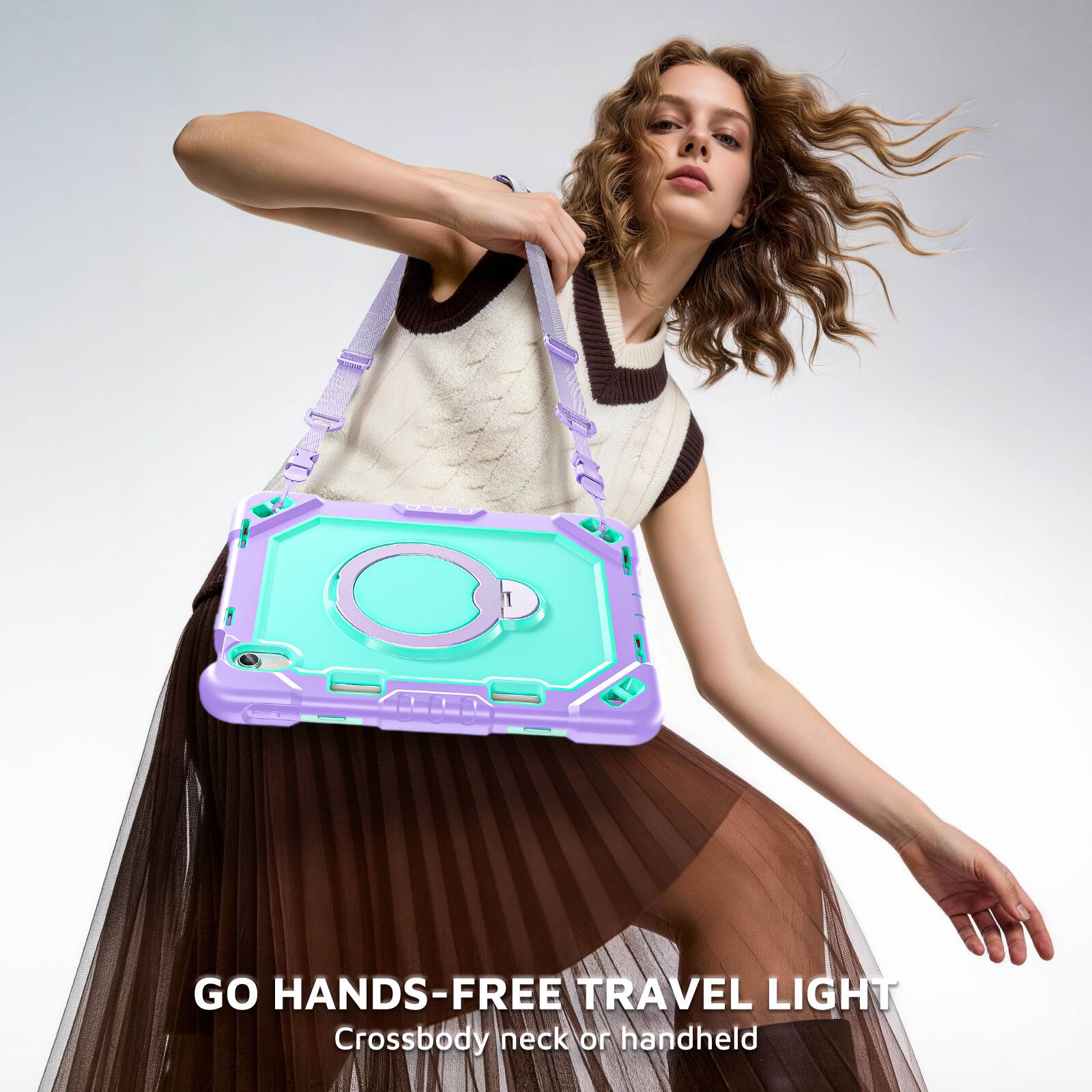 GO HANDS-FREE TRAVEL LIGHT  
Crossbody neck or handheld