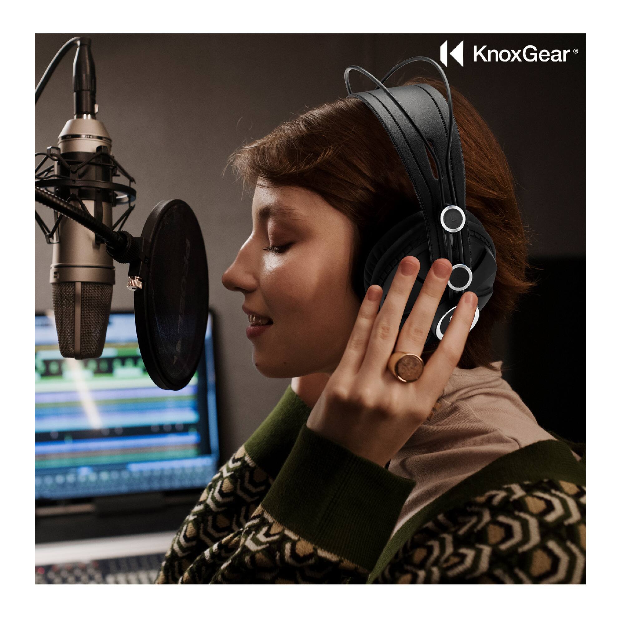 Back. Blue Microphones - Blue Microphones Yeti USB Microphone (White Mist) with Monitor Headphones Bundle.